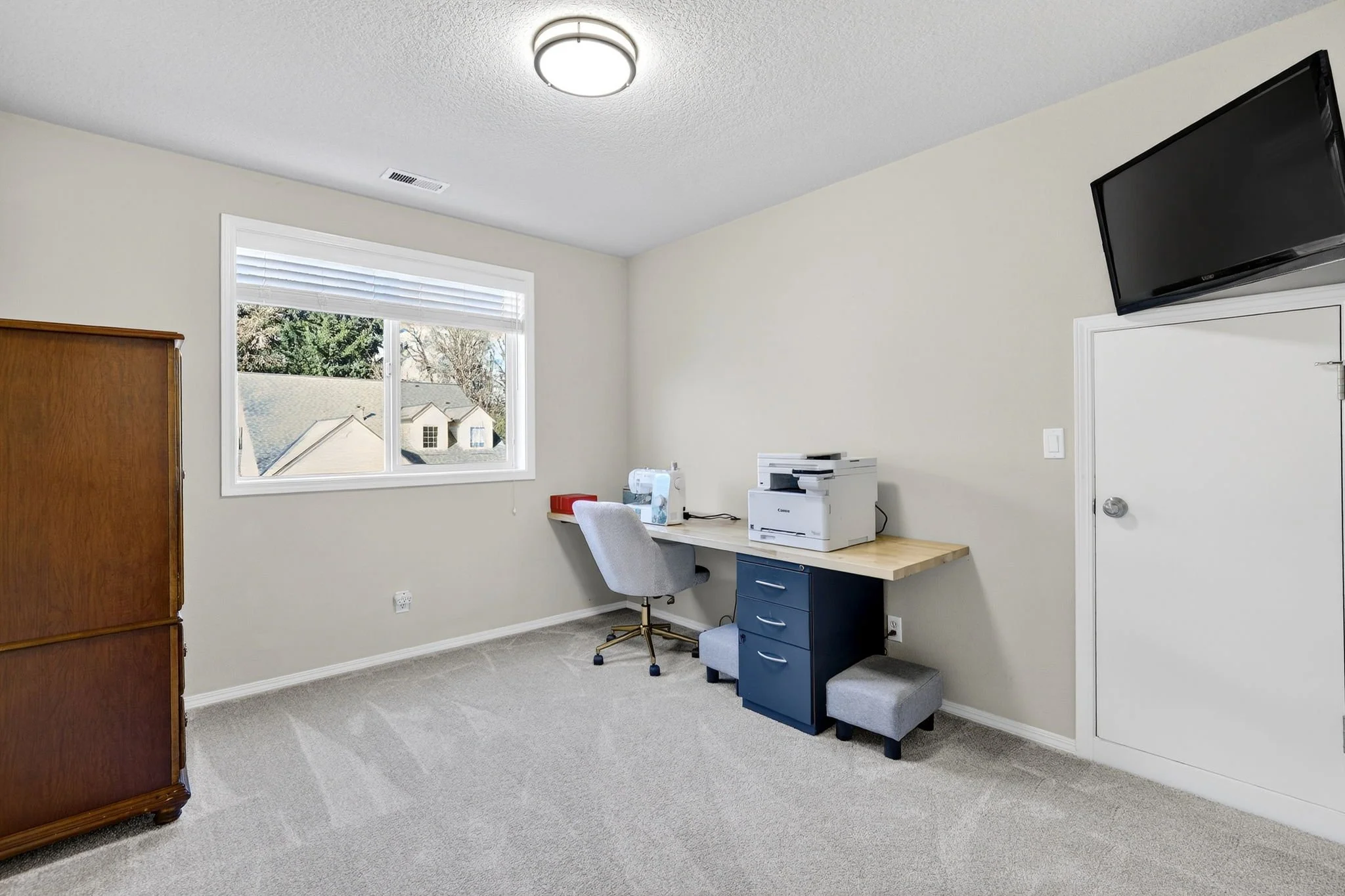 2676 NE Charlois Dr-52.jpg