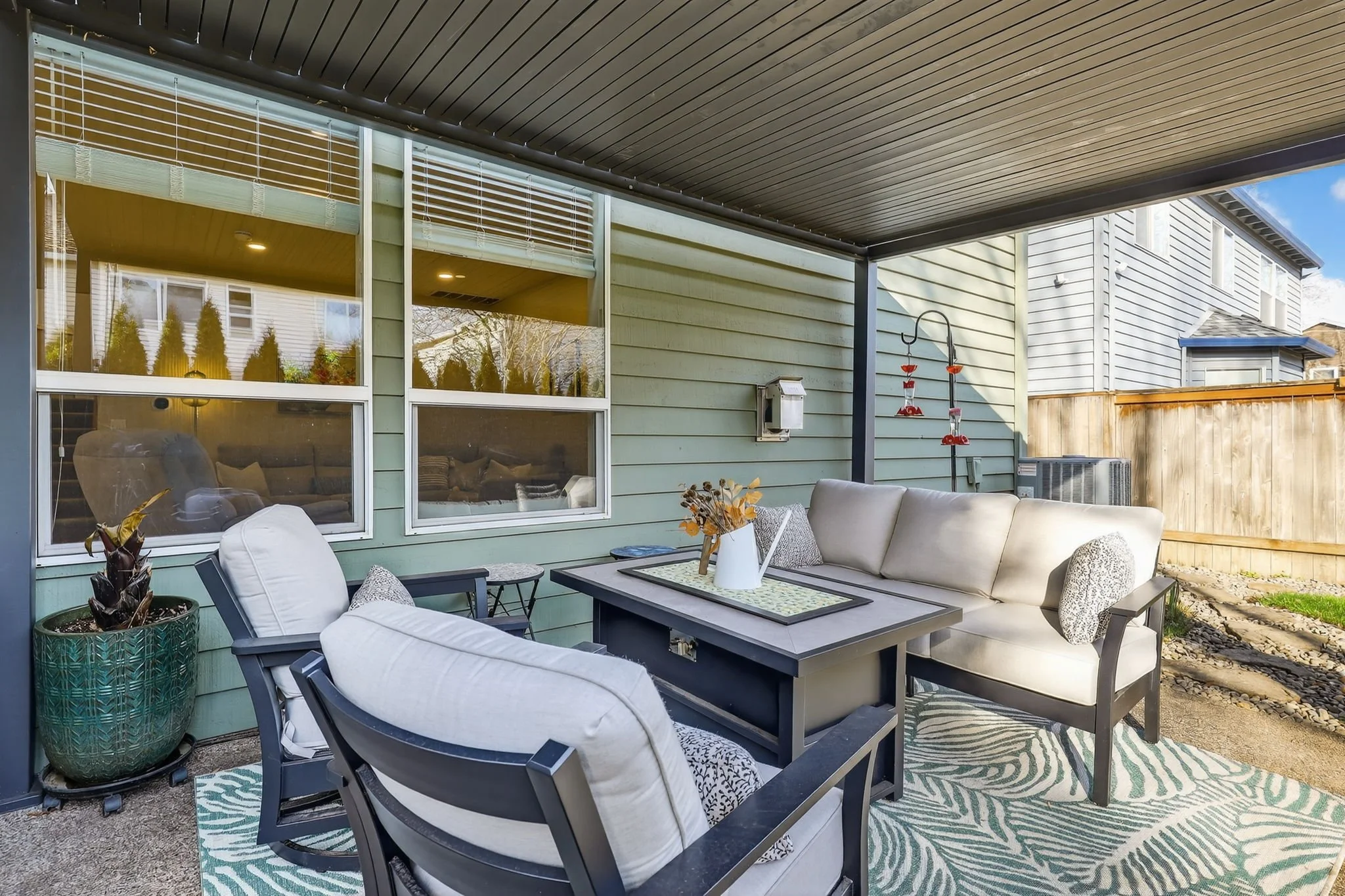 2676 NE Charlois Dr-61.jpg