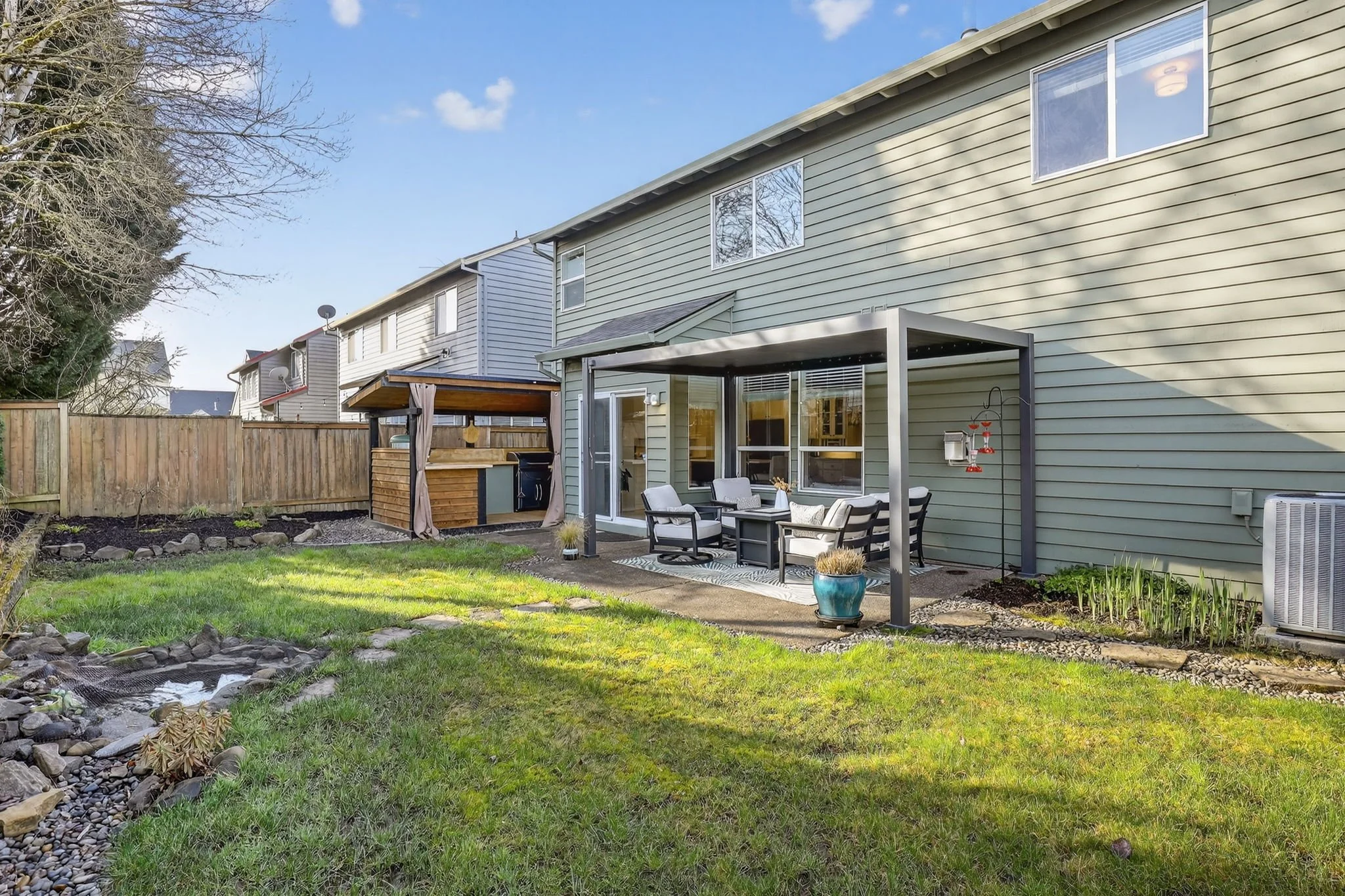 2676 NE Charlois Dr-63.jpg