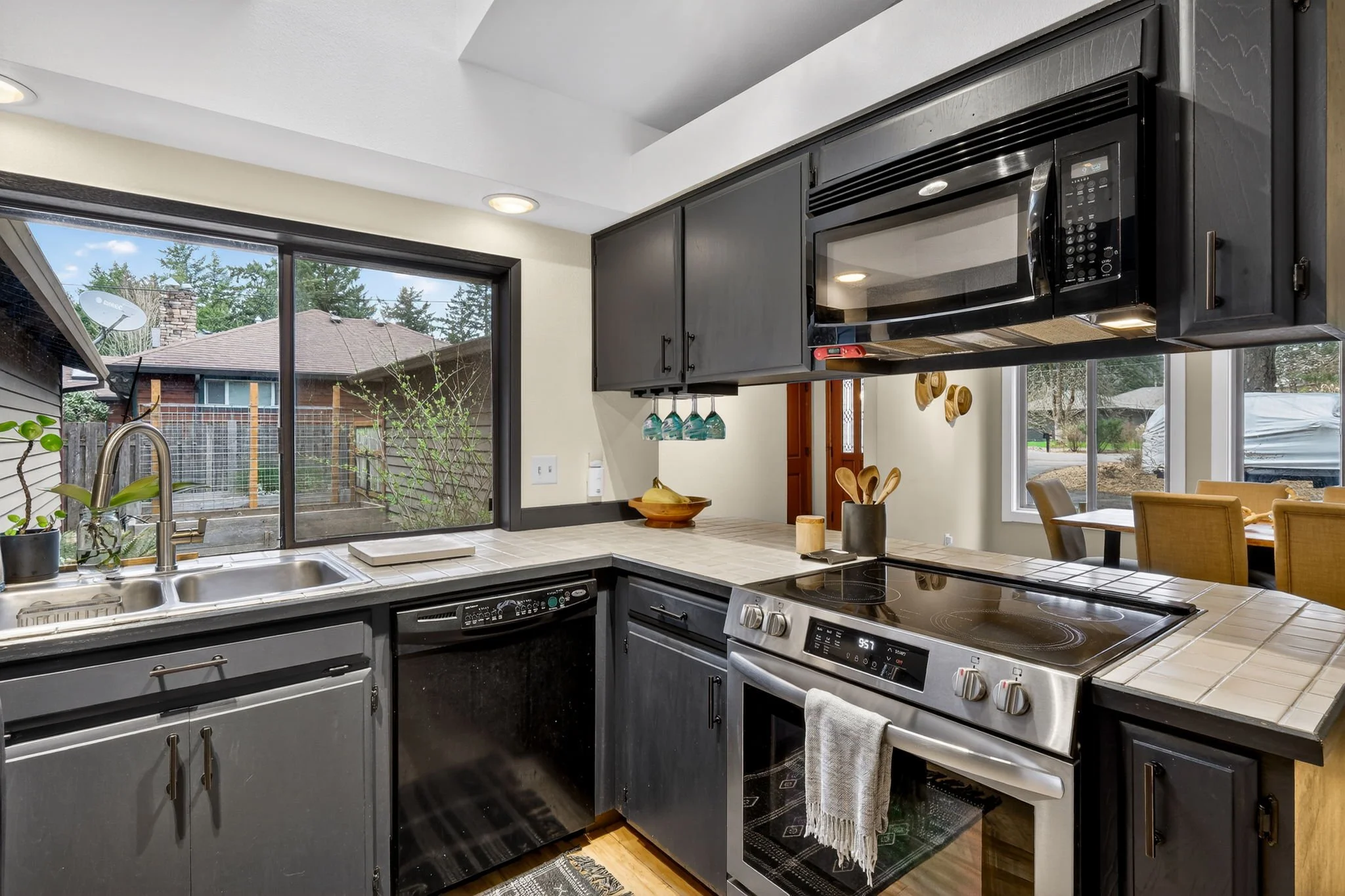 10015 SW 53rd Ave-18.jpg