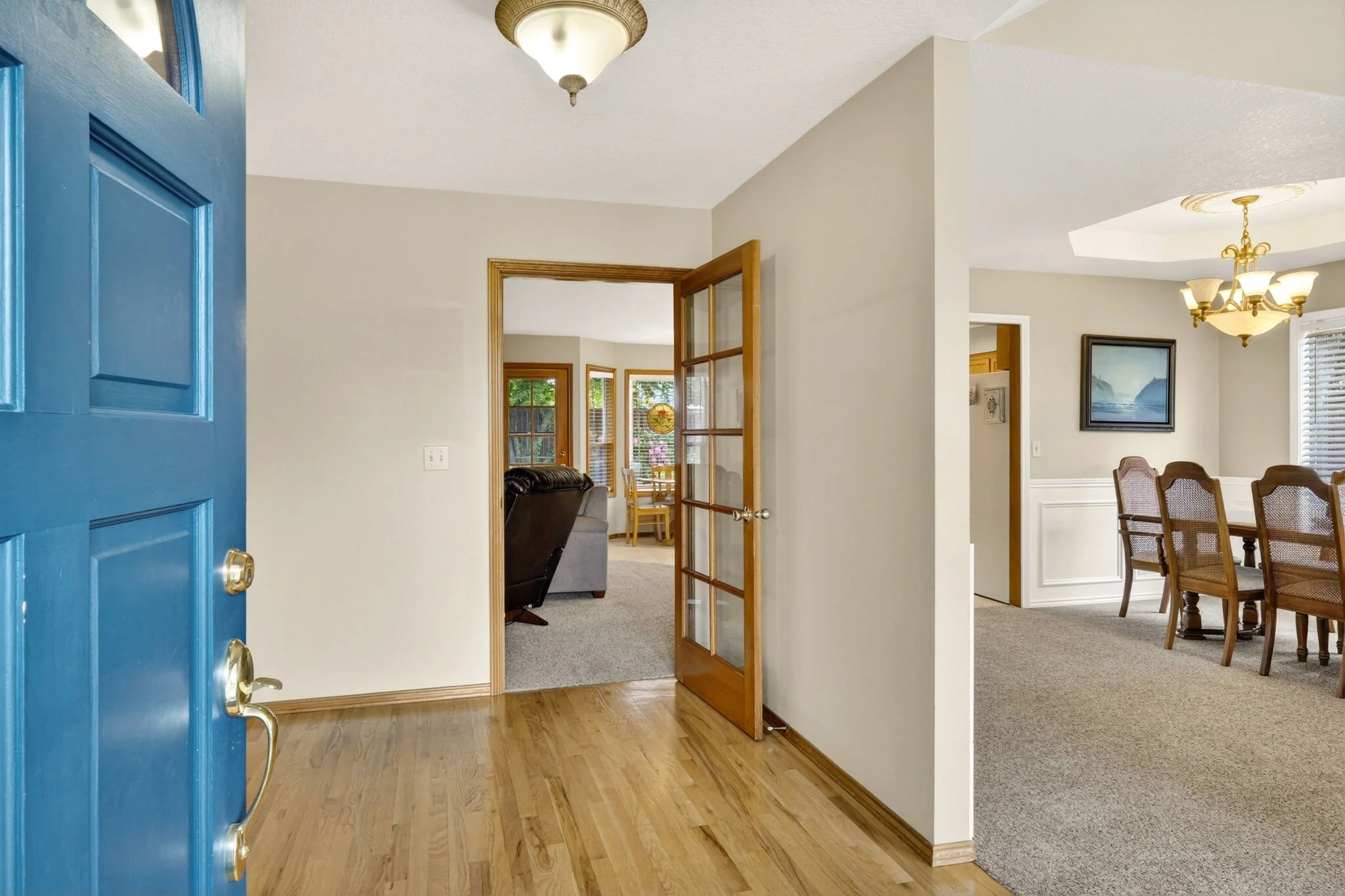 671 NE Maryann Ct-8.jpg