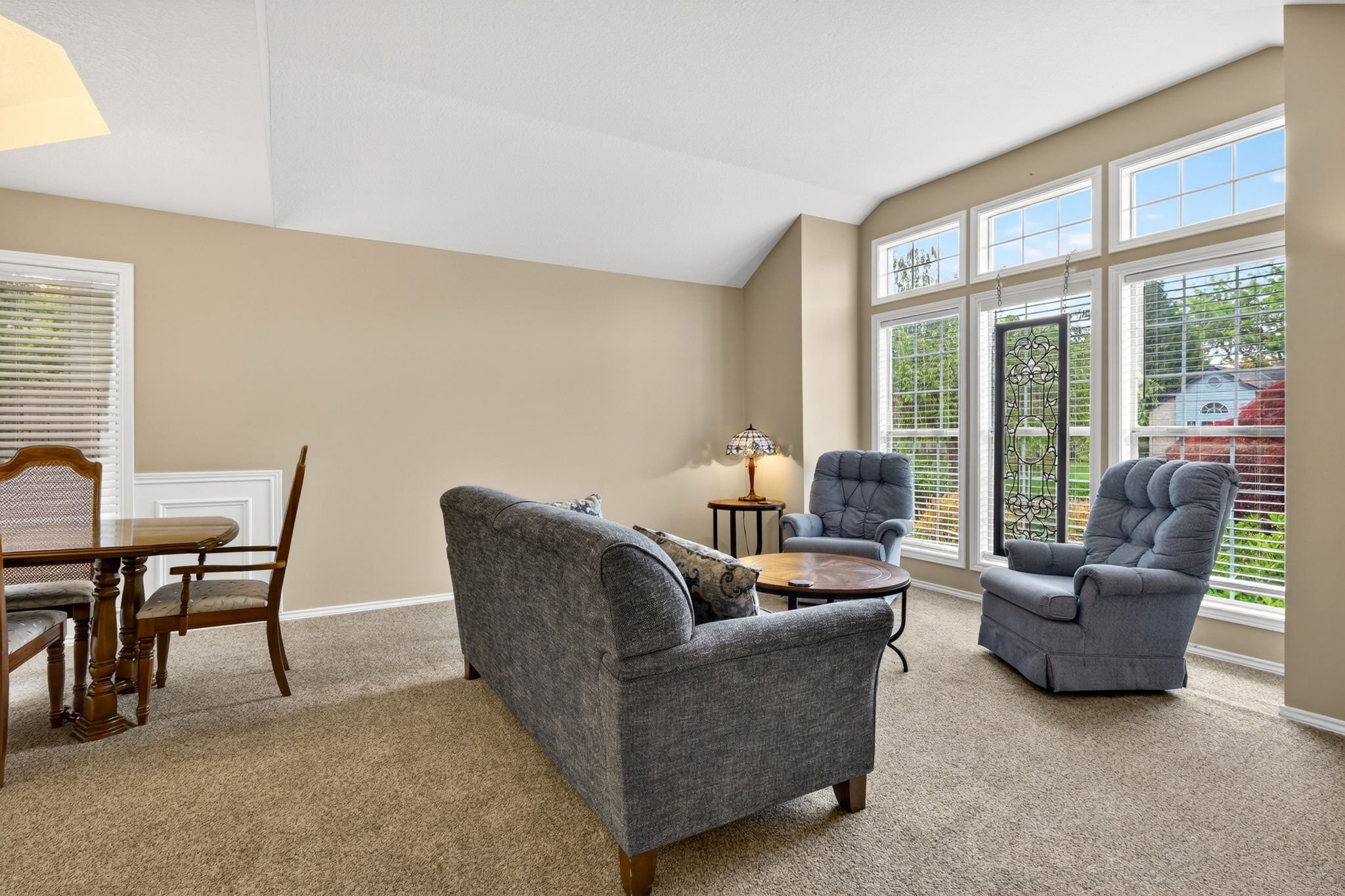 671 NE Maryann Ct-10.jpg