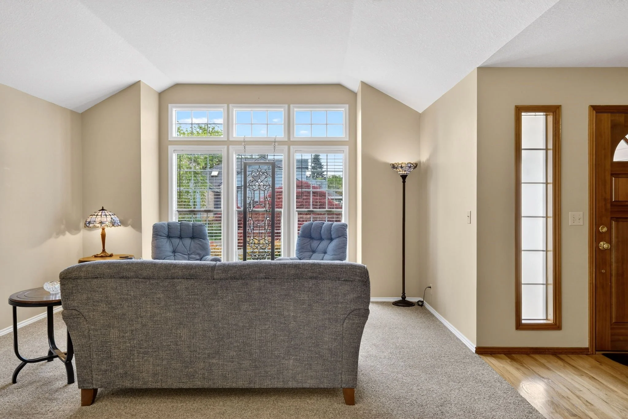 671 NE Maryann Ct-11.jpg