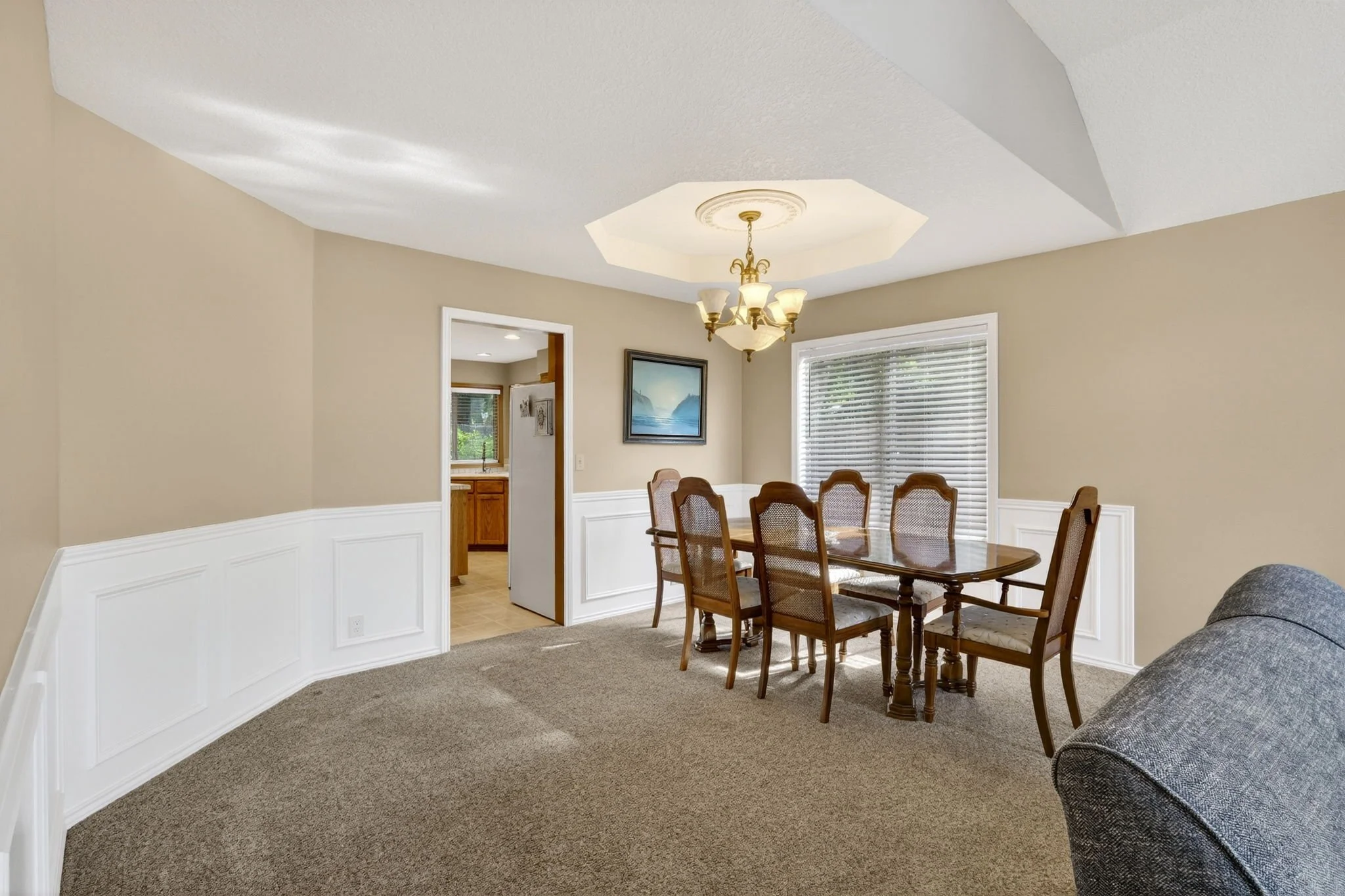 671 NE Maryann Ct-14.jpg