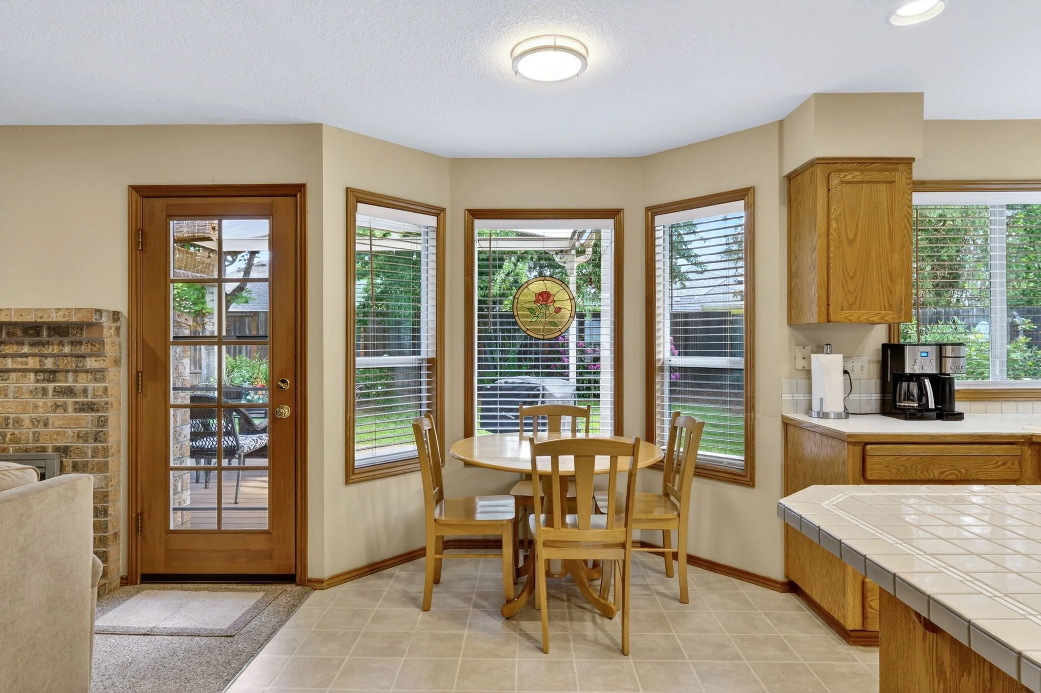 671 NE Maryann Ct-17.jpg