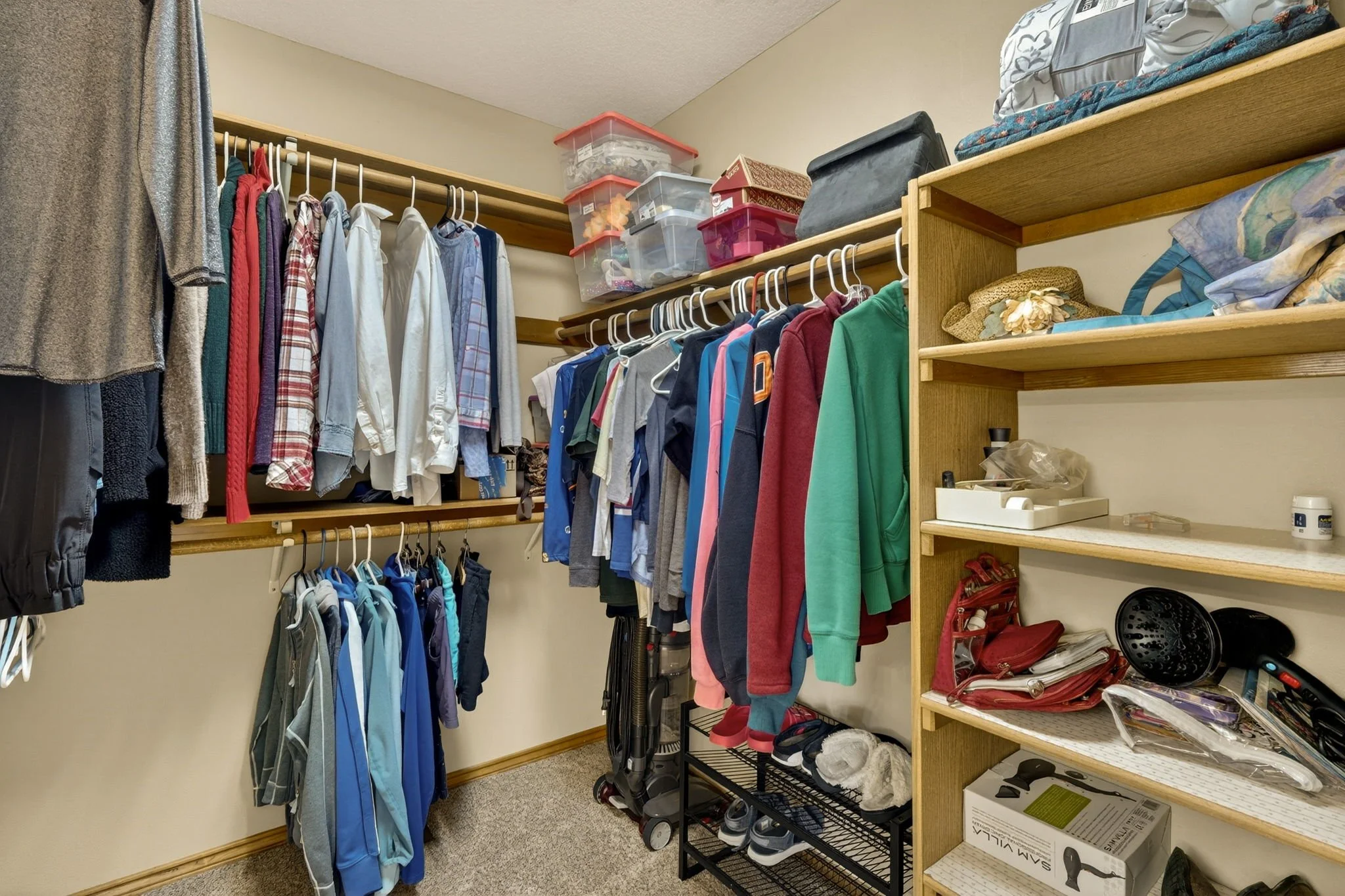671 NE Maryann Ct-30.jpg