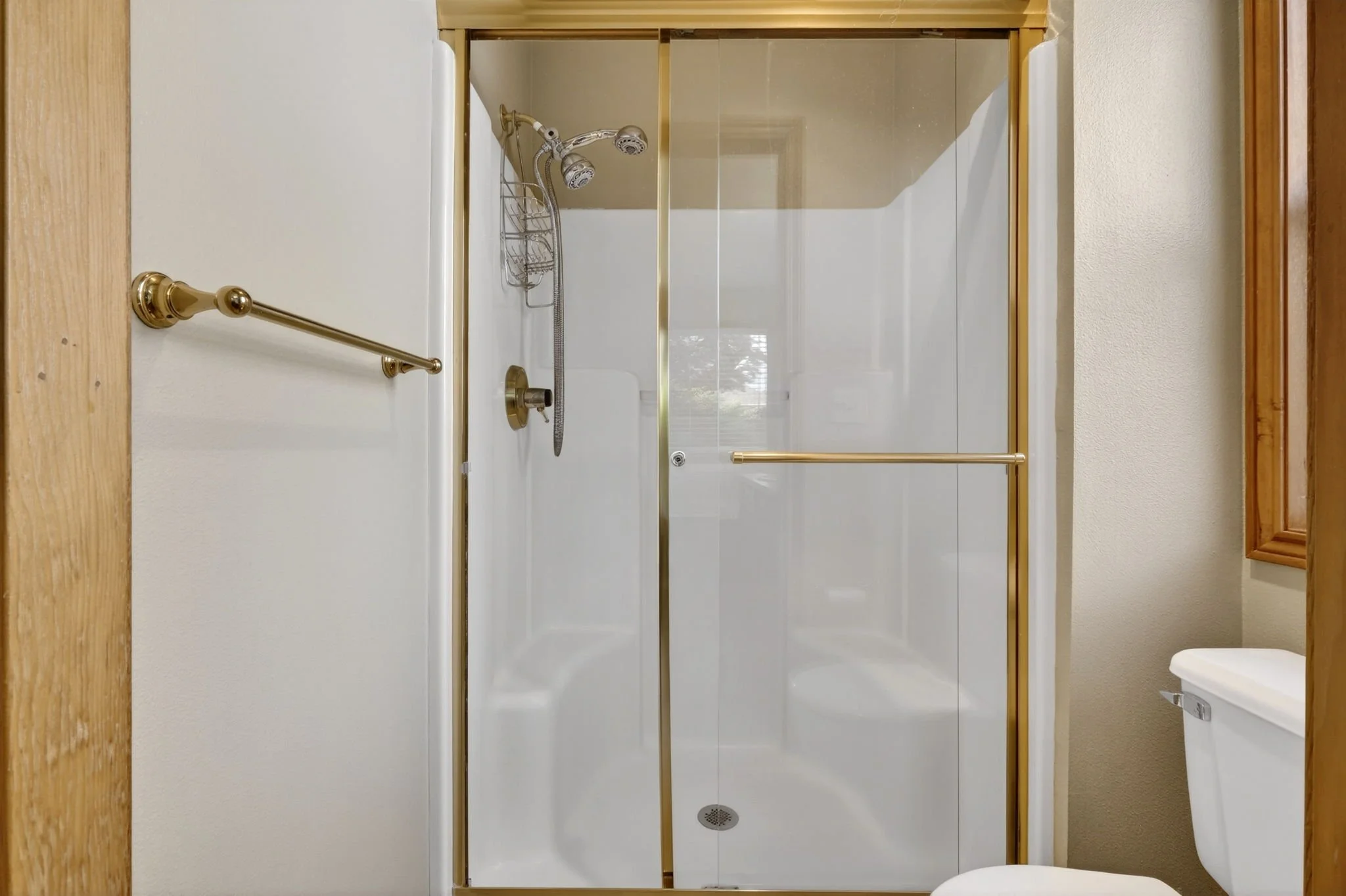 671 NE Maryann Ct-31.jpg