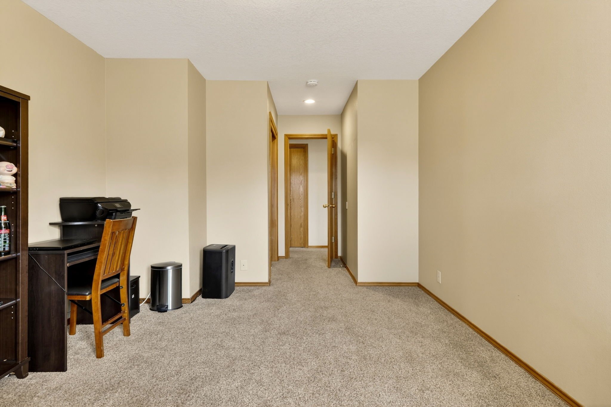 671 NE Maryann Ct-34.jpg