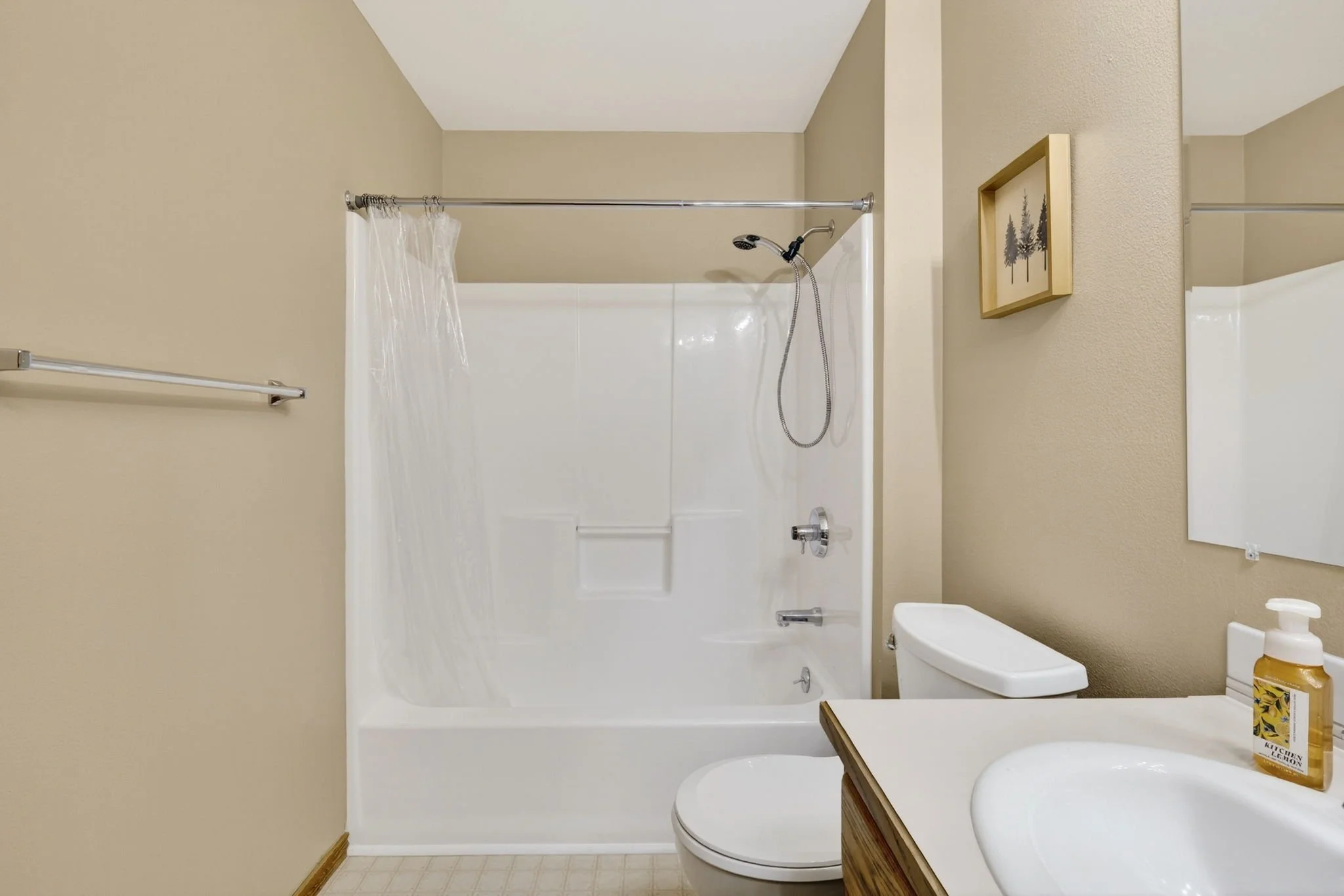 671 NE Maryann Ct-36.jpg