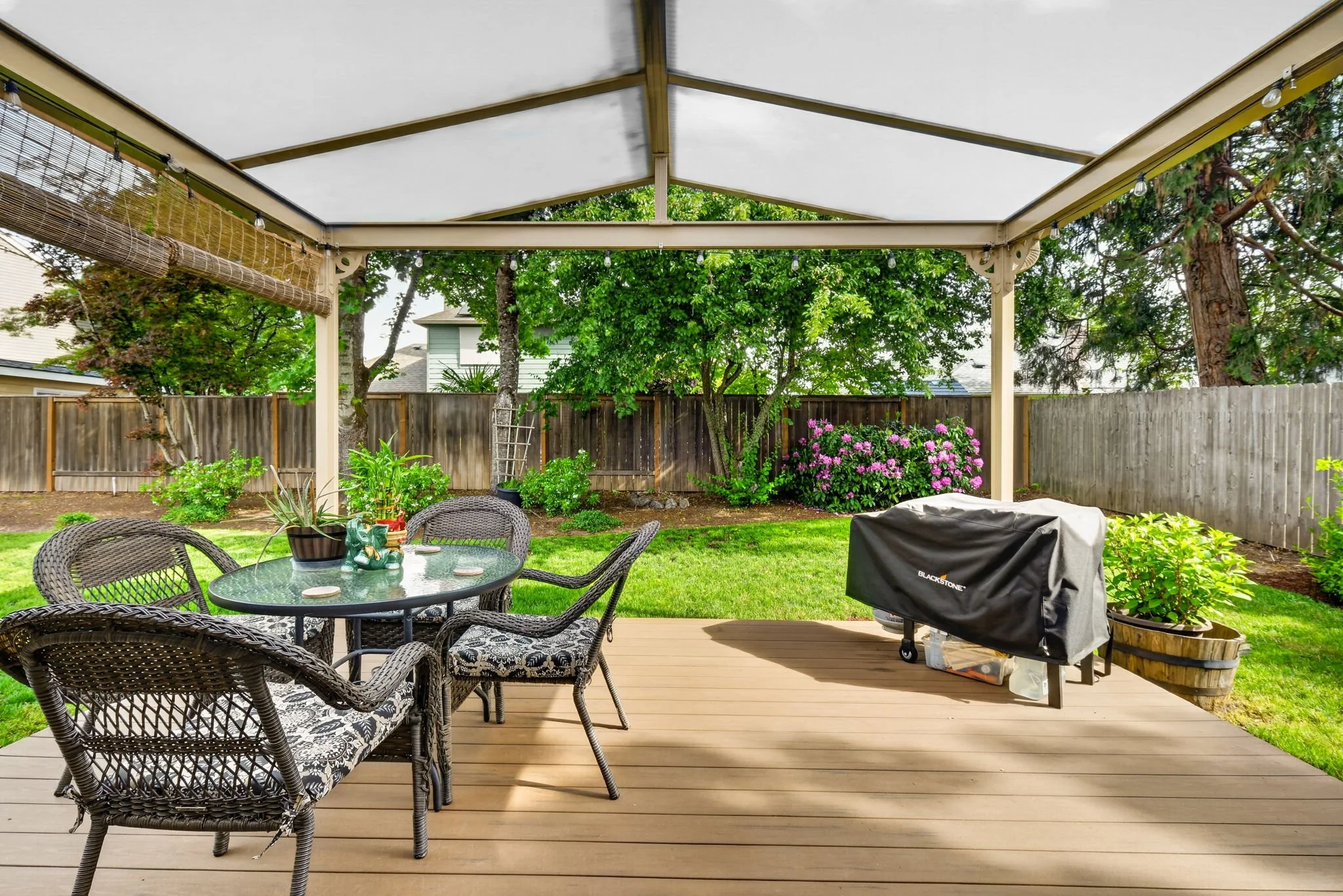 671 NE Maryann Ct-40.jpg