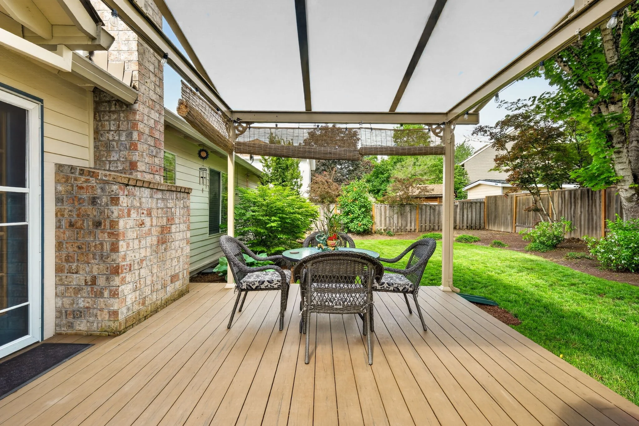671 NE Maryann Ct-41.jpg