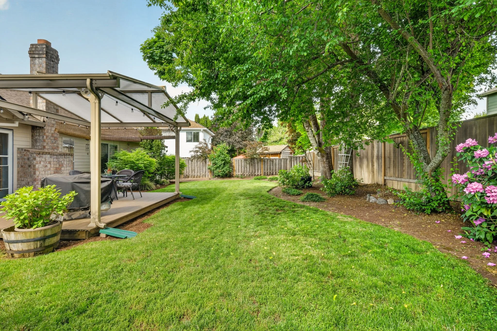 671 NE Maryann Ct-42.jpg