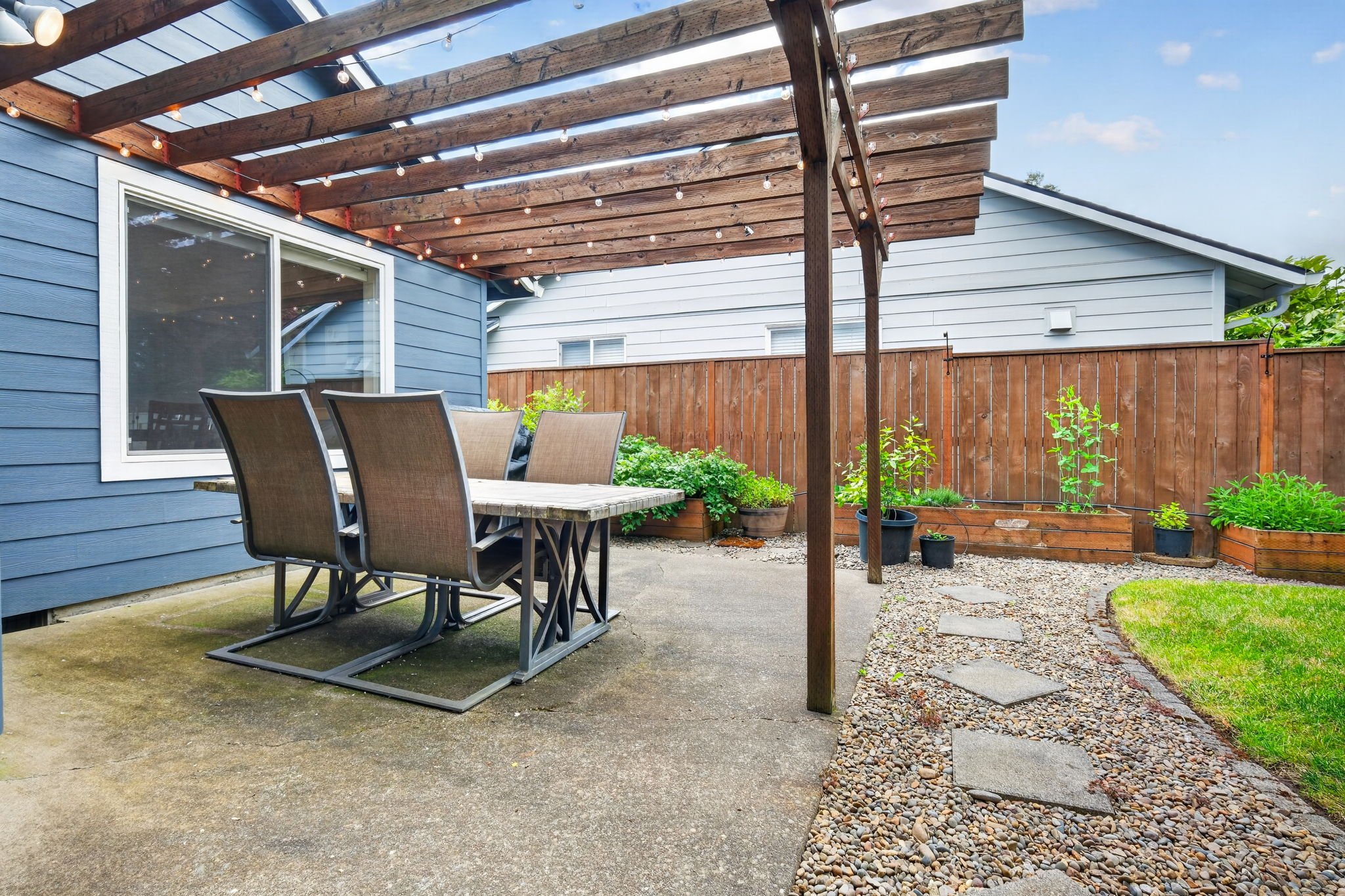 205 NE Milne Rd-42.jpg