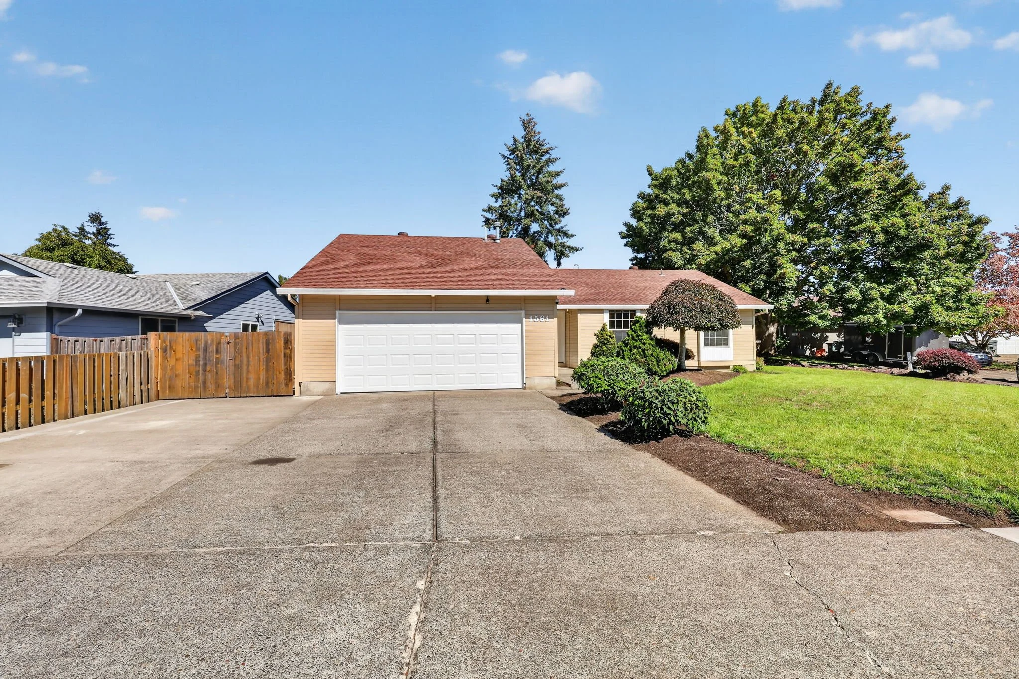 1561 SE Anthony St-4.jpg