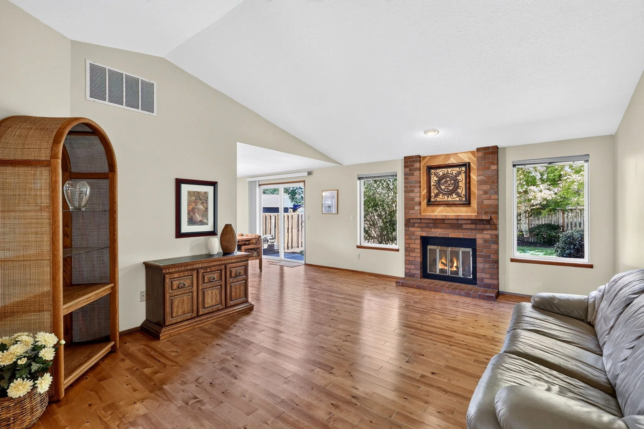 1561 SE Anthony St-10.jpg
