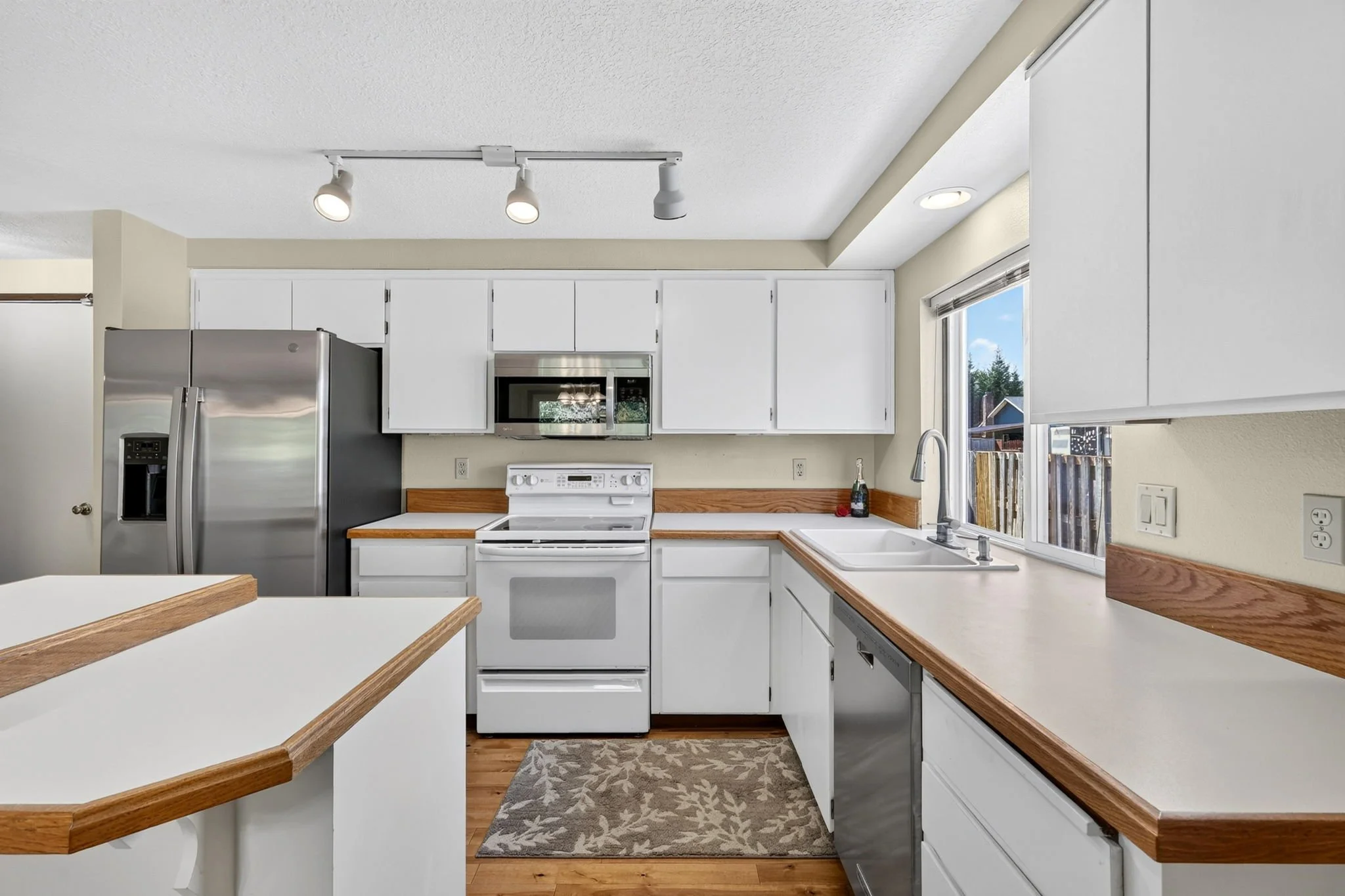 1561 SE Anthony St-18.jpg