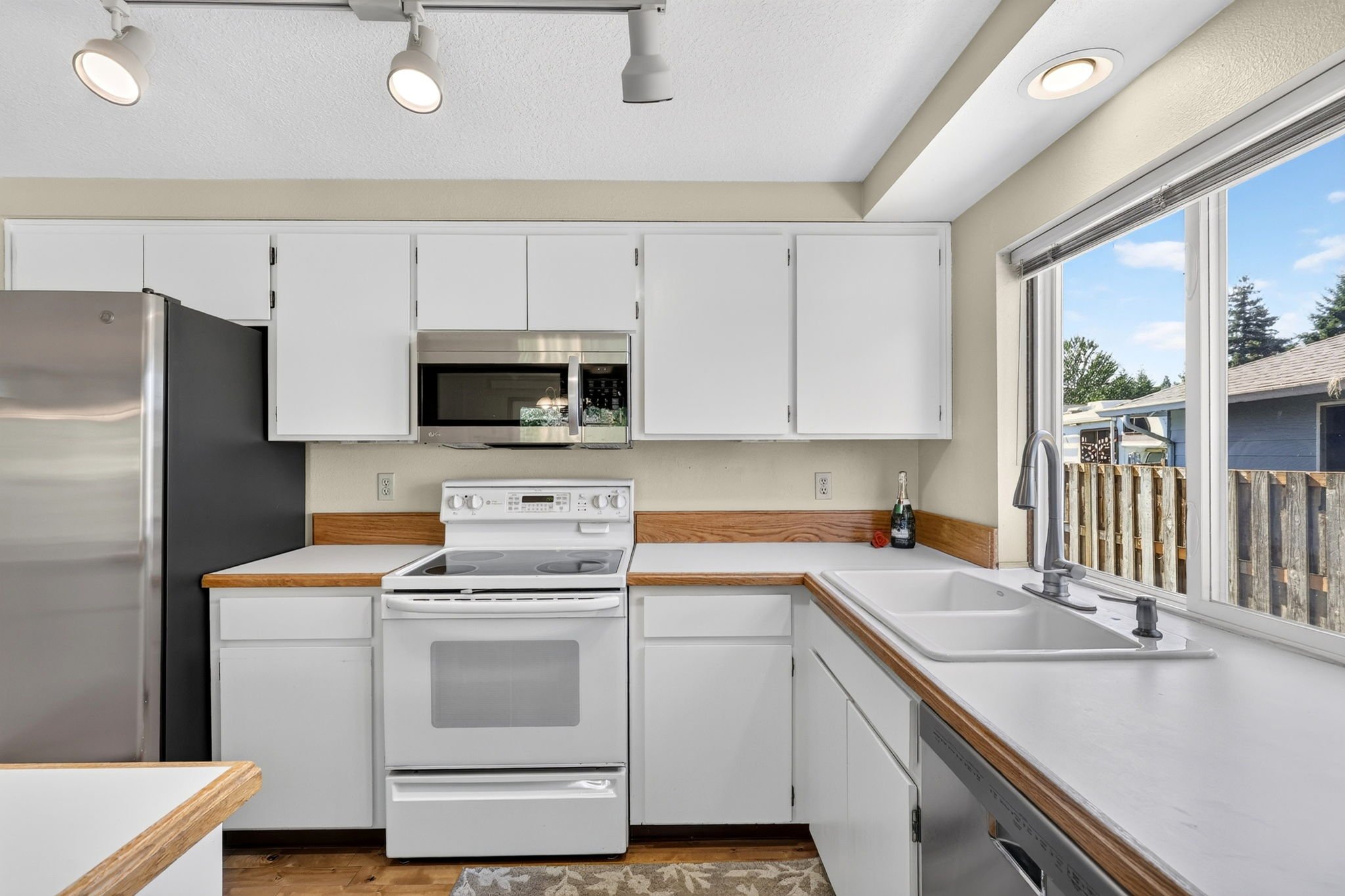 1561 SE Anthony St-19.jpg