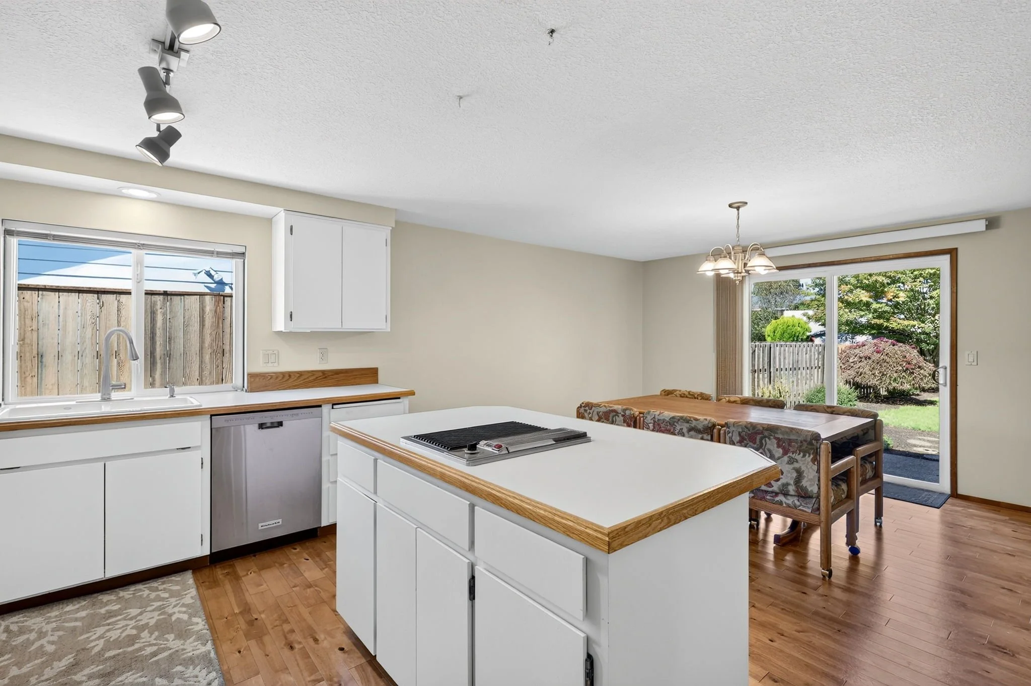 1561 SE Anthony St-23.jpg