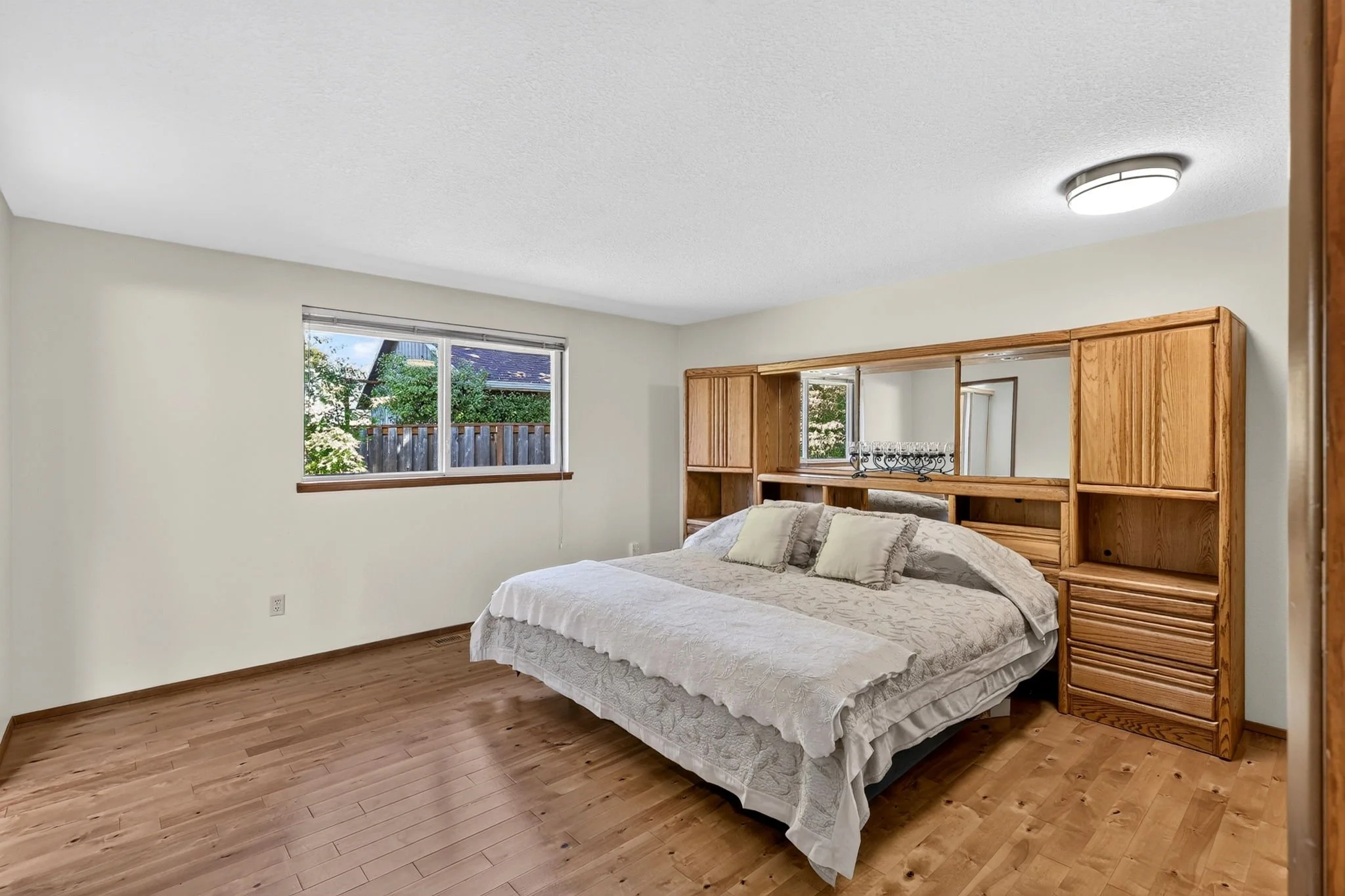 1561 SE Anthony St-27.jpg
