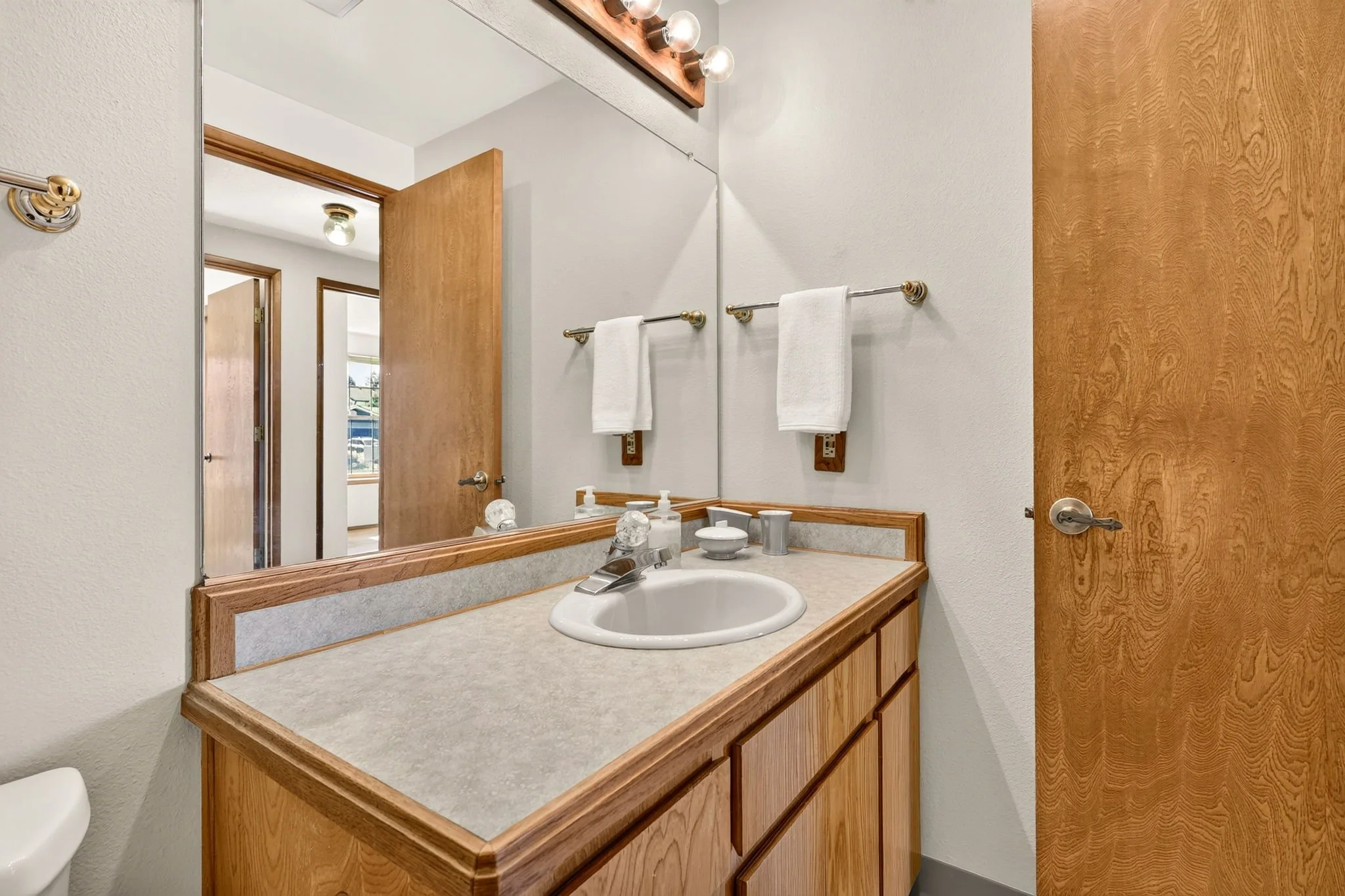 1561 SE Anthony St-38.jpg