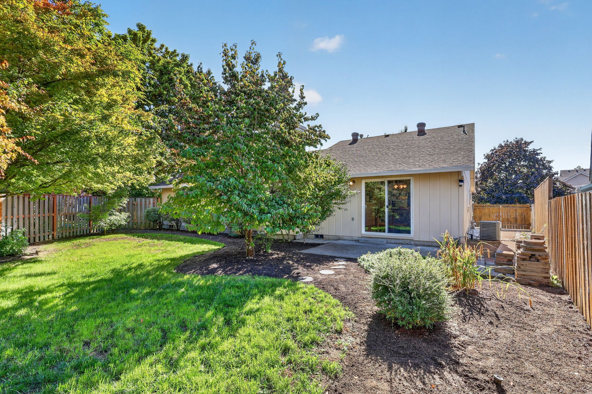 1561 SE Anthony St-47.jpg