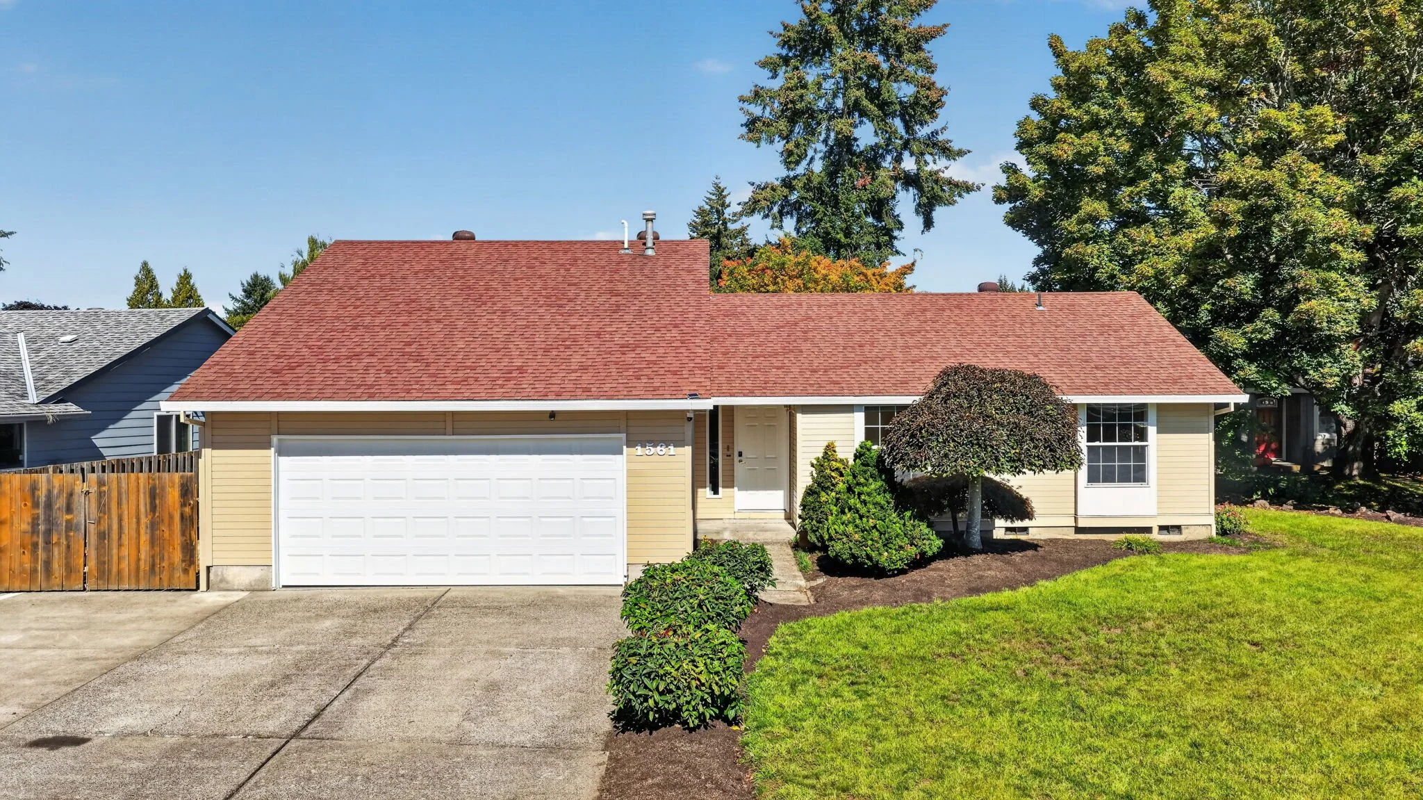 1561 SE Anthony St-54.jpg