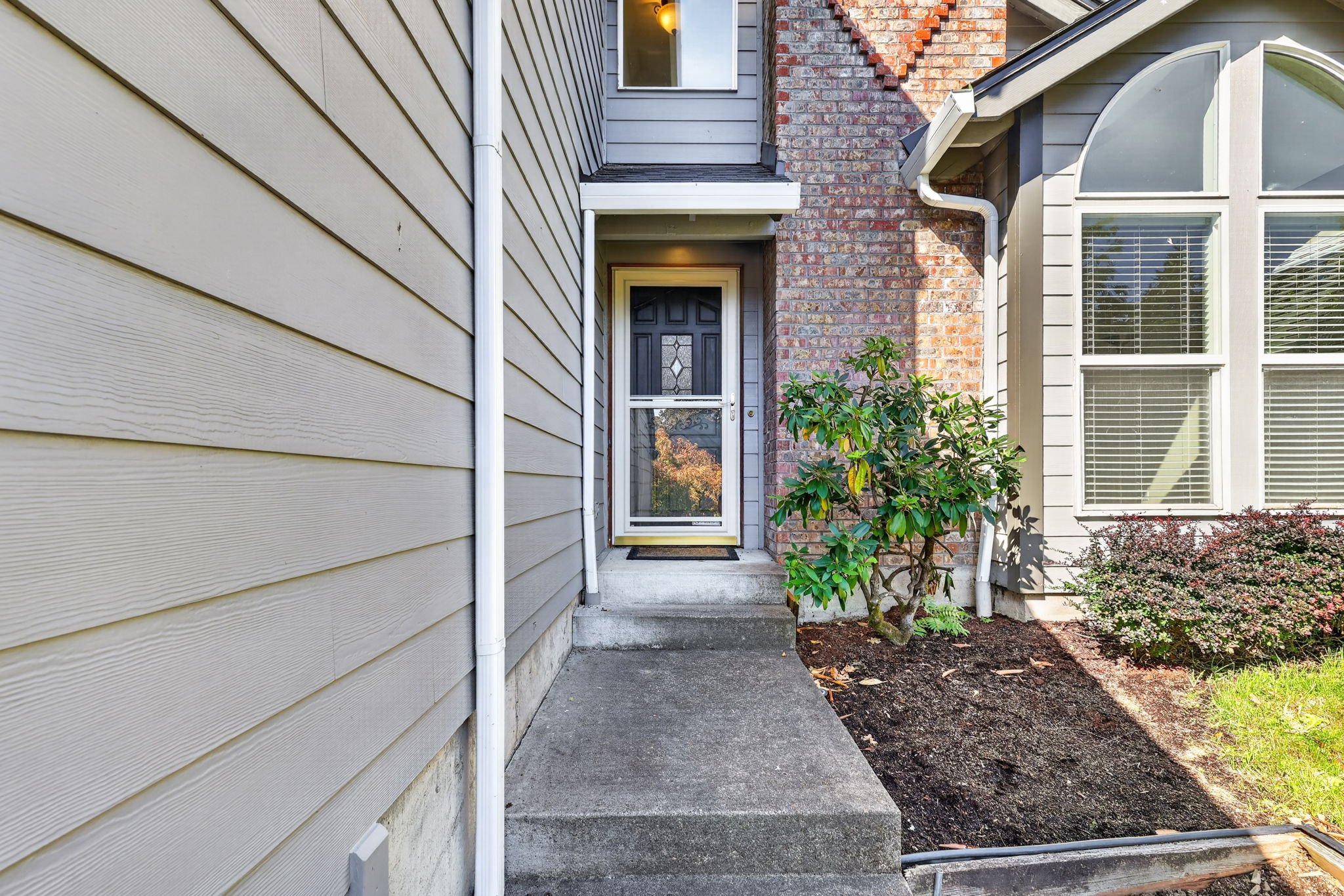 7625 Ridgewood Dr-7.jpg