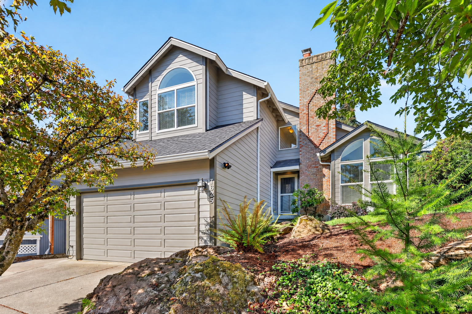 7625 Ridgewood Dr-1.png