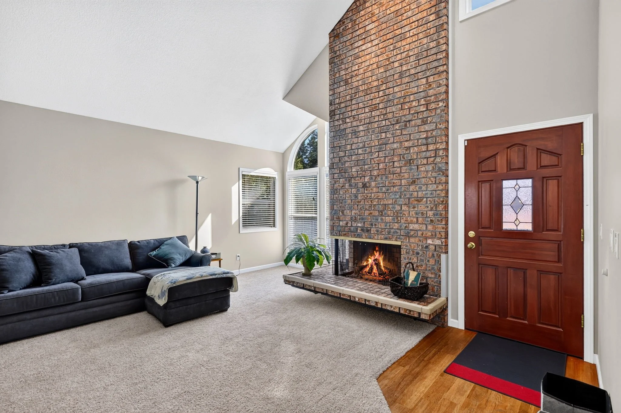 7625 Ridgewood Dr-9.jpg