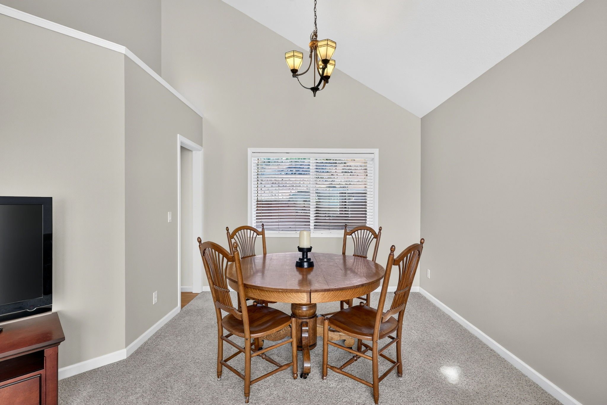 7625 Ridgewood Dr-12.jpg