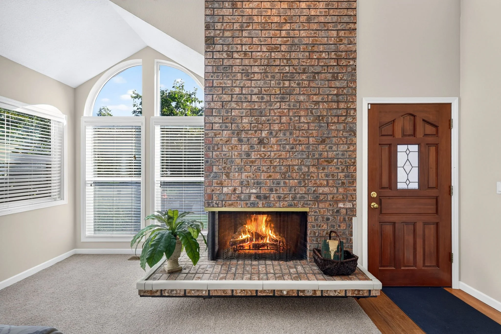 7625 Ridgewood Dr-15.jpg