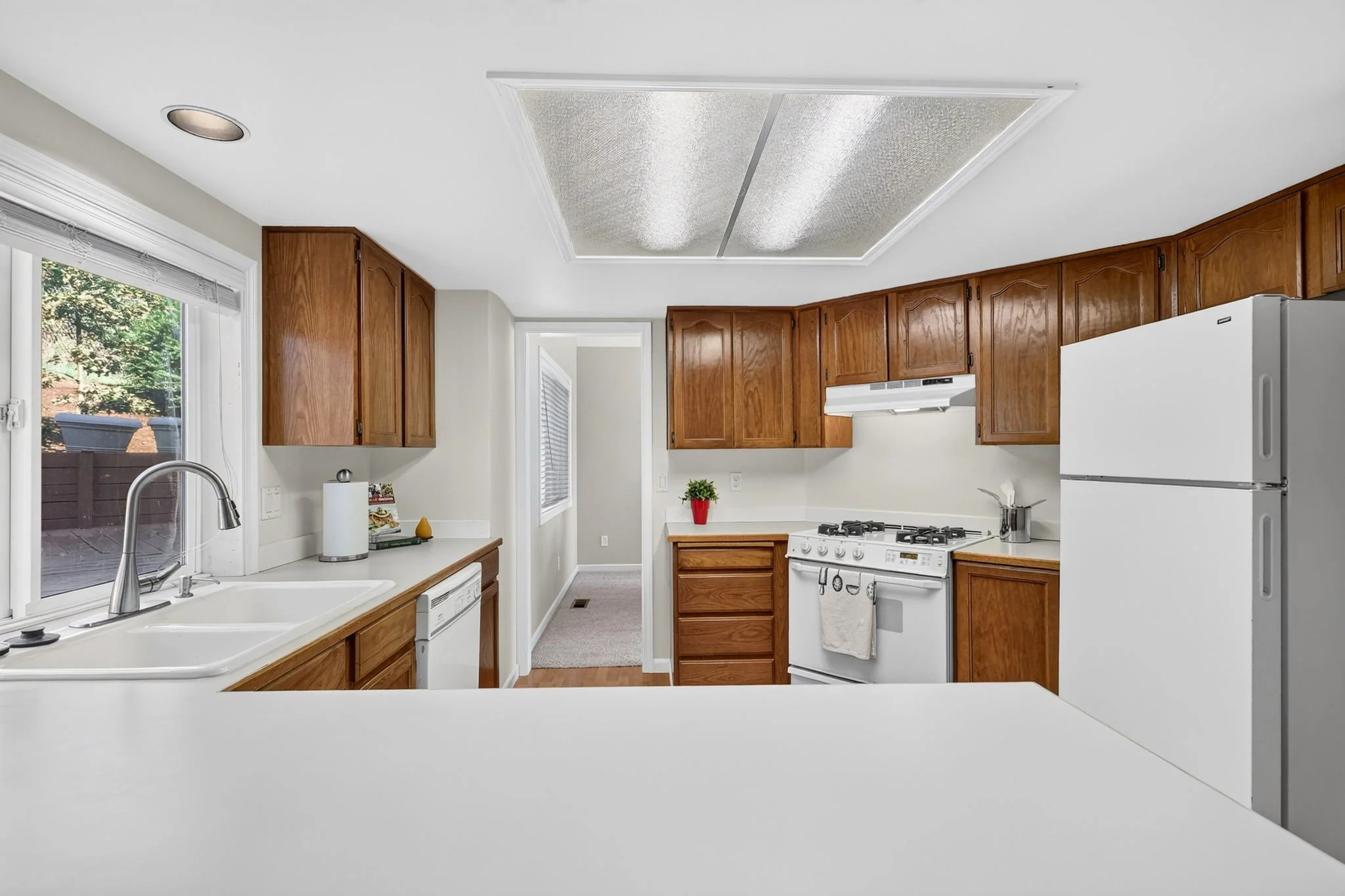 7625 Ridgewood Dr-20.jpg