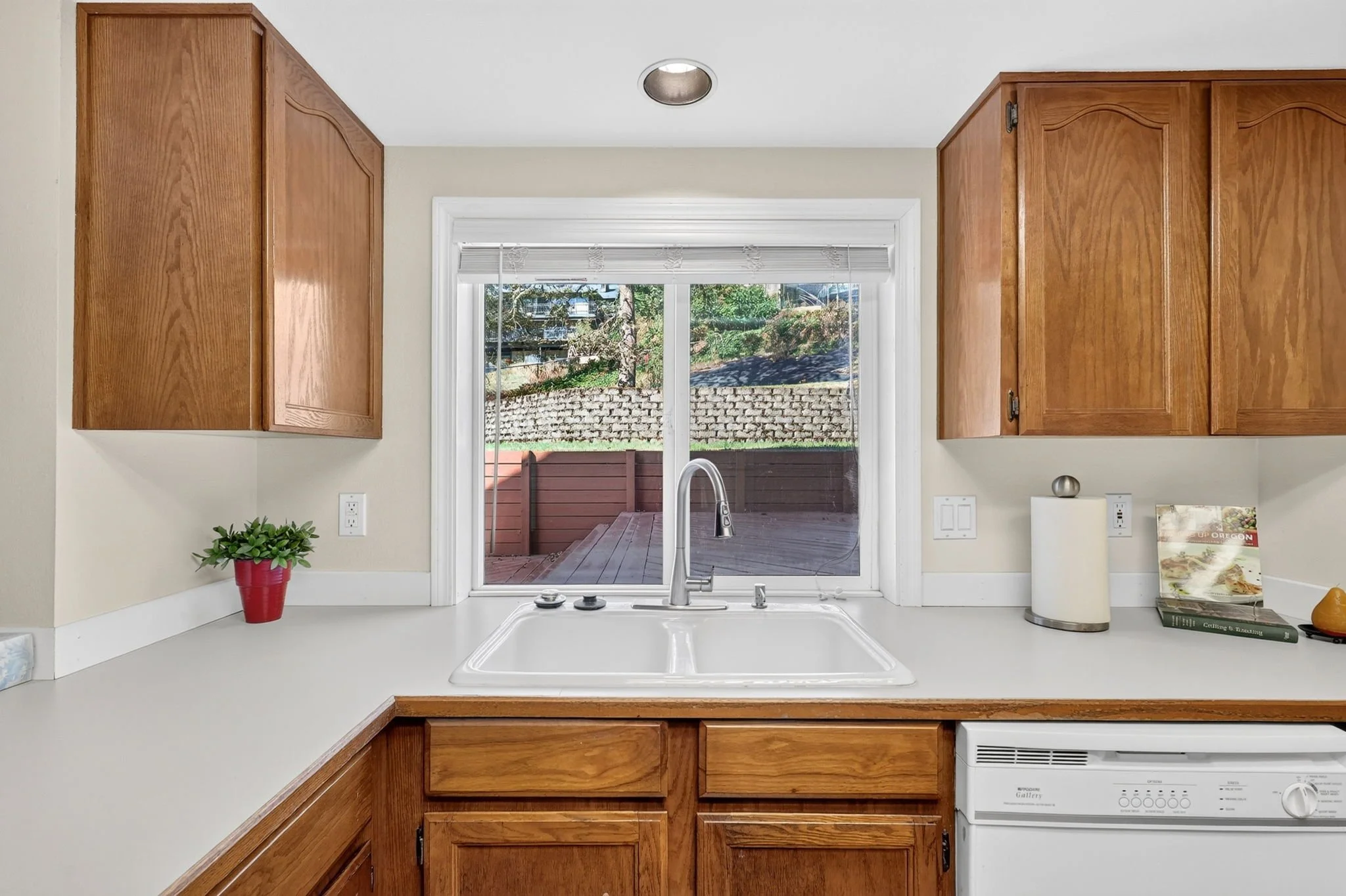 7625 Ridgewood Dr-24.jpg