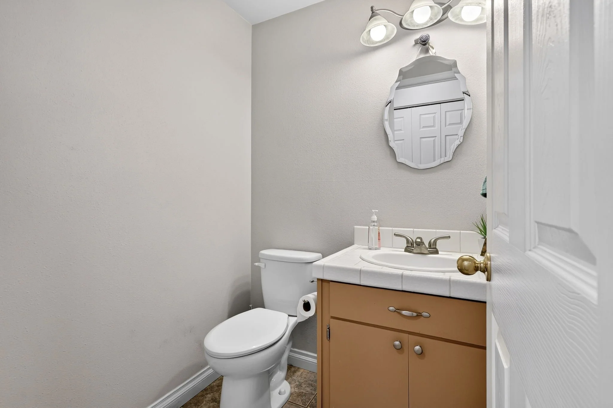 7625 Ridgewood Dr-26.jpg