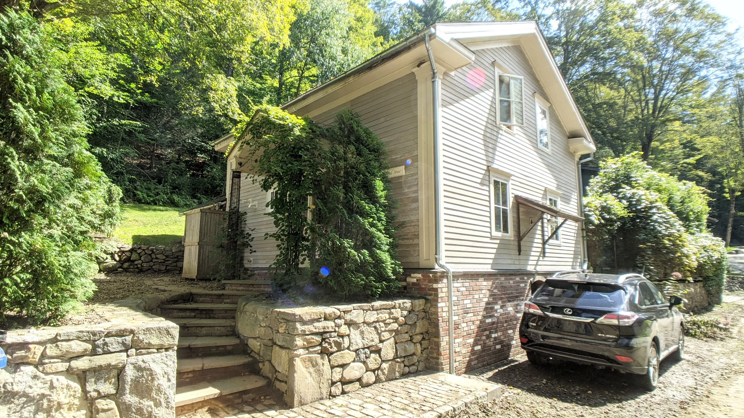 15B Railroad Street.