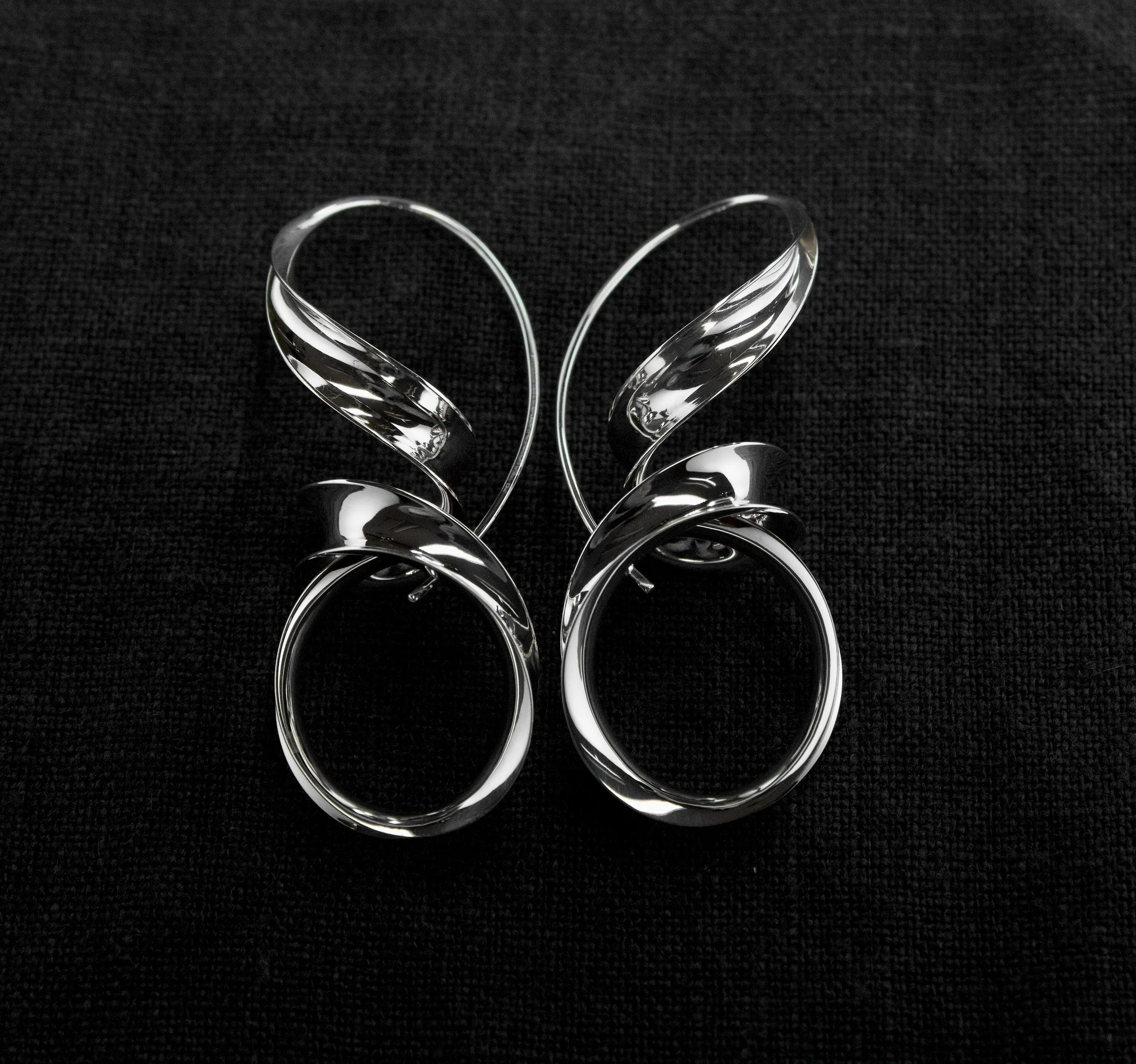 Serpentine Earrings in Sterling Silver
