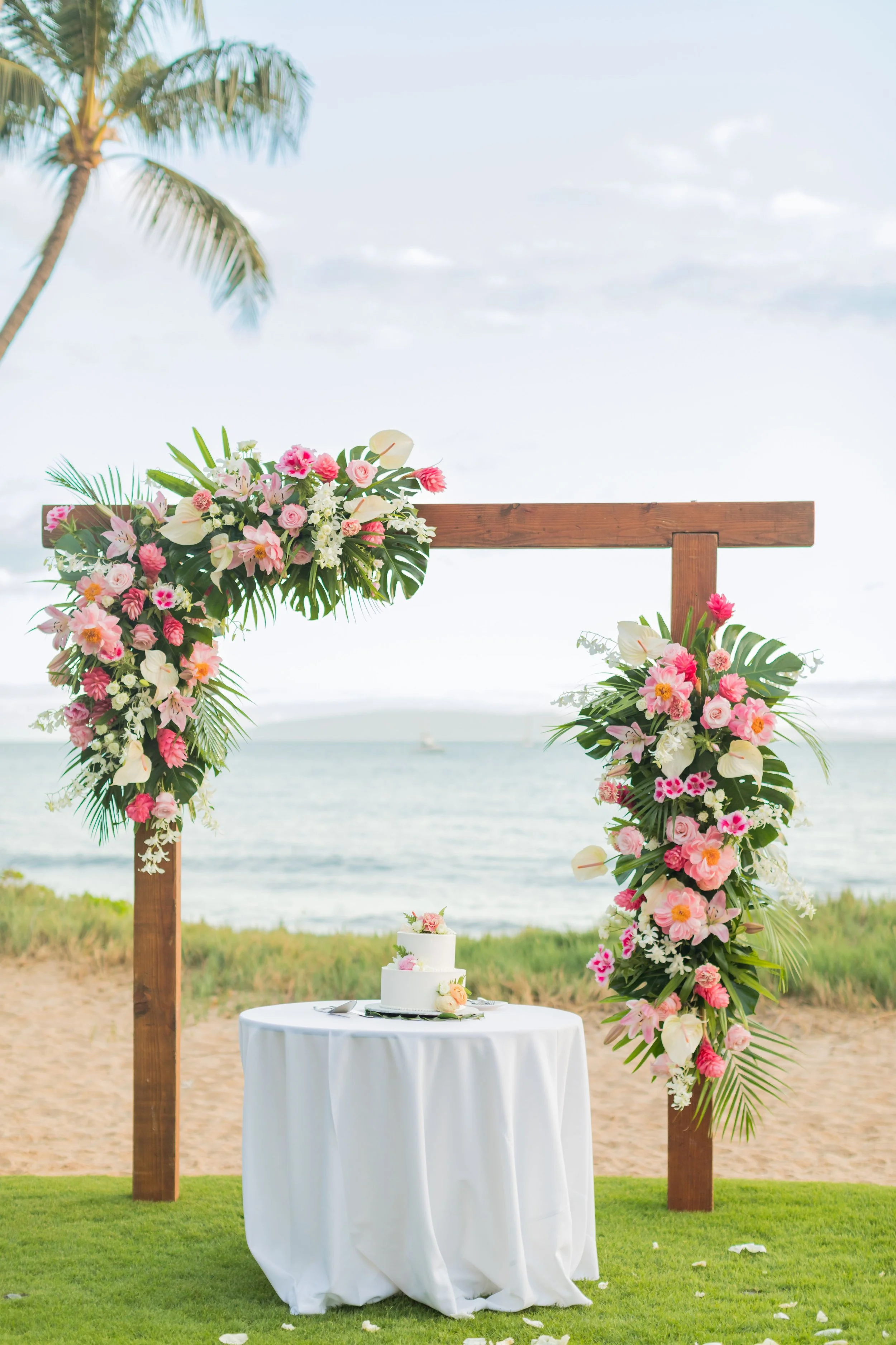 mauiweddingflorist_sugarbeach.jpeg