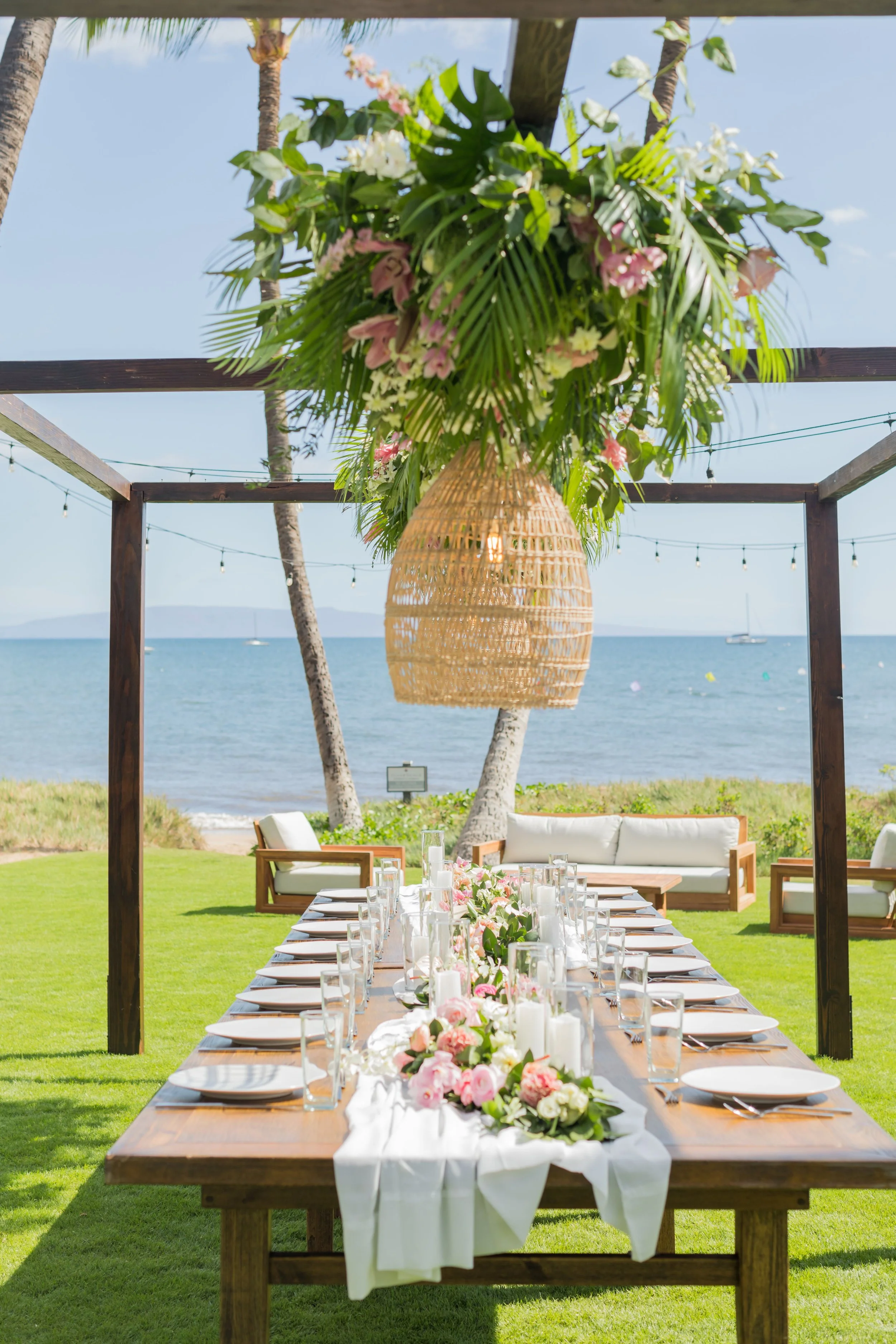 mauiweddingflorist_sugarbeach.jpeg