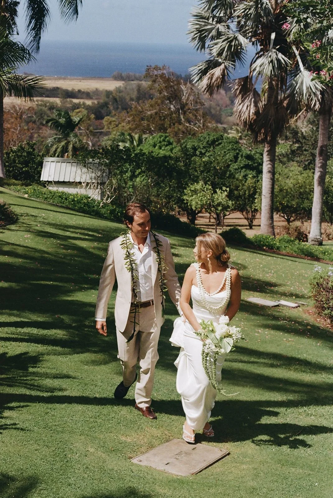 Artful, Elegant Wedding Flowers