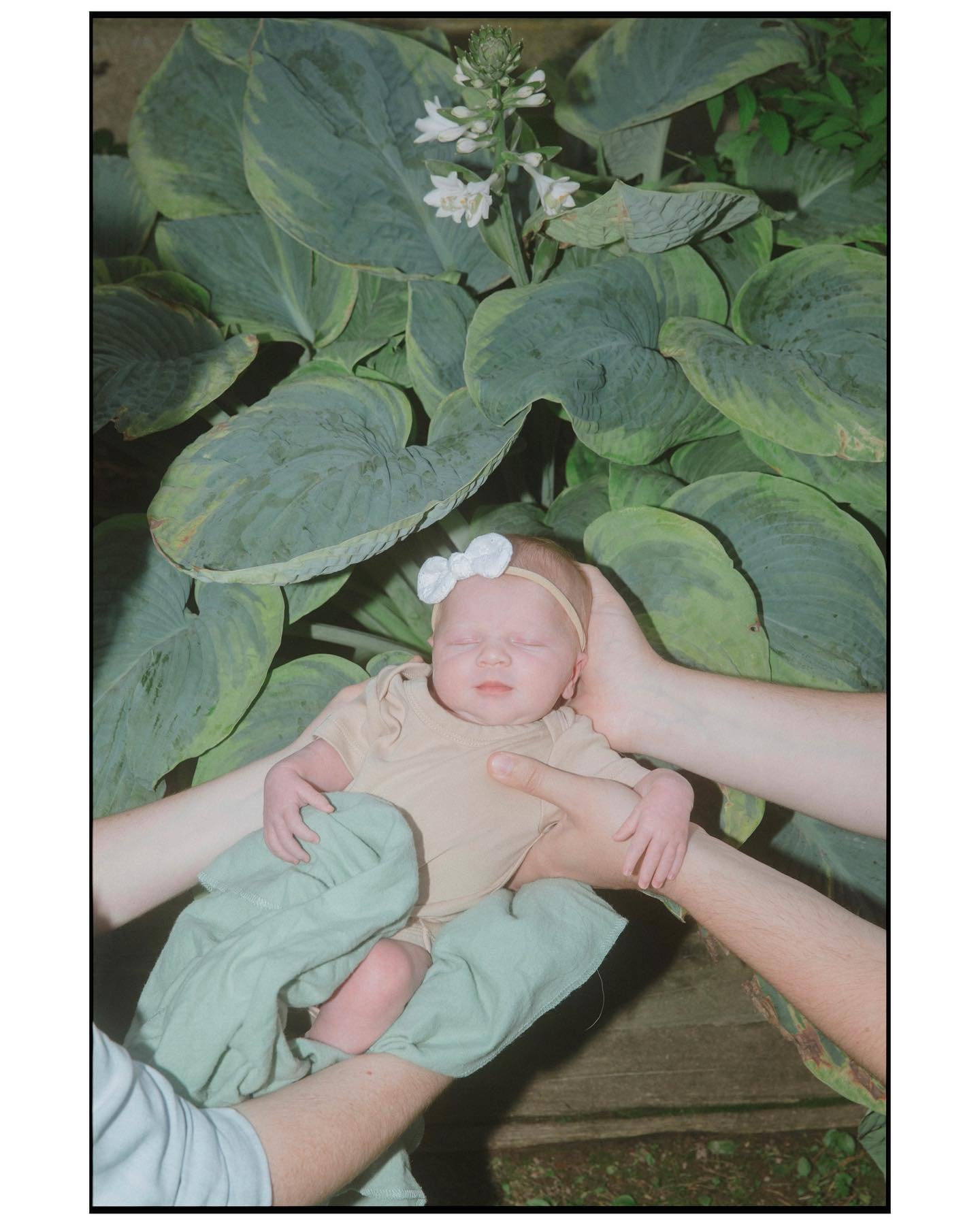 You may not want me to take photos of your newborn if you don’t like a lil tear shedding… Or just a 25 year old woman struggling not to cry in your living room. You may also REALLY want me to take photos of your newborn for that same rea