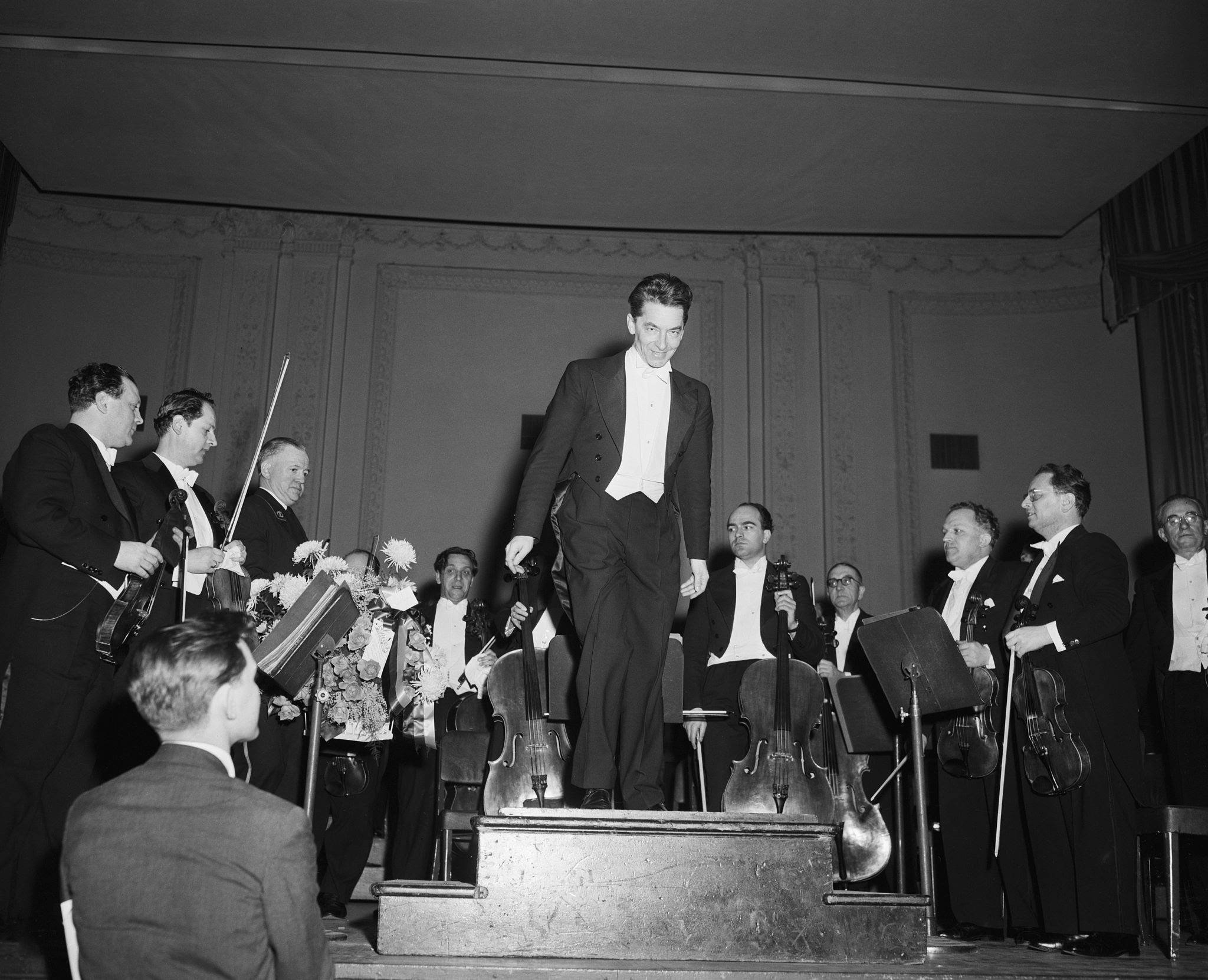 When Should You Clap at a Classical Concert? A Guide to Audience Etiquette