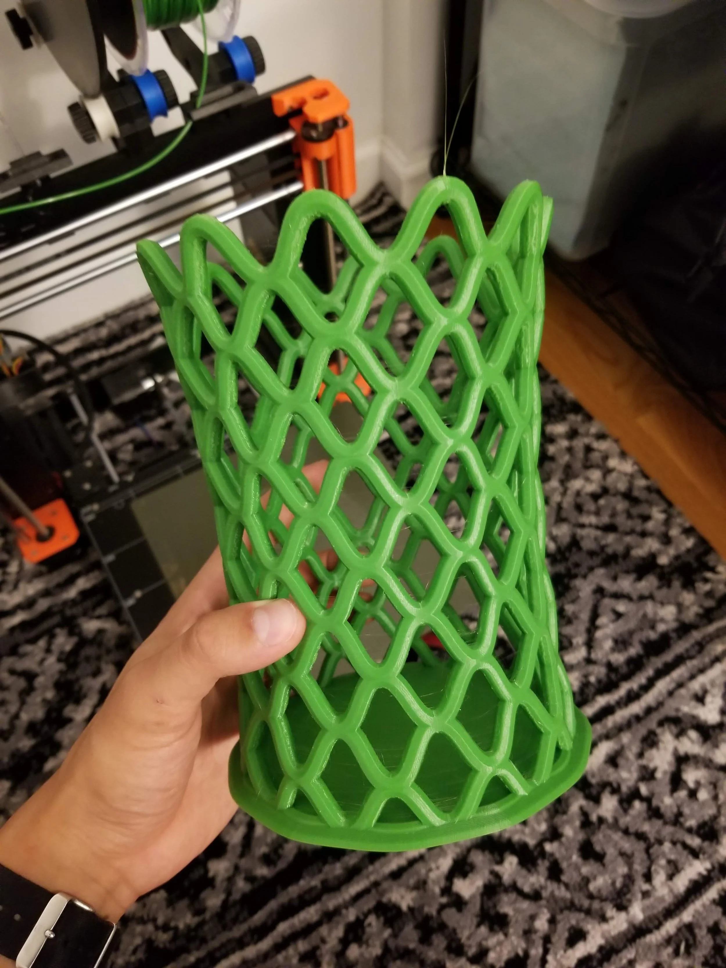 Utensil holder basket