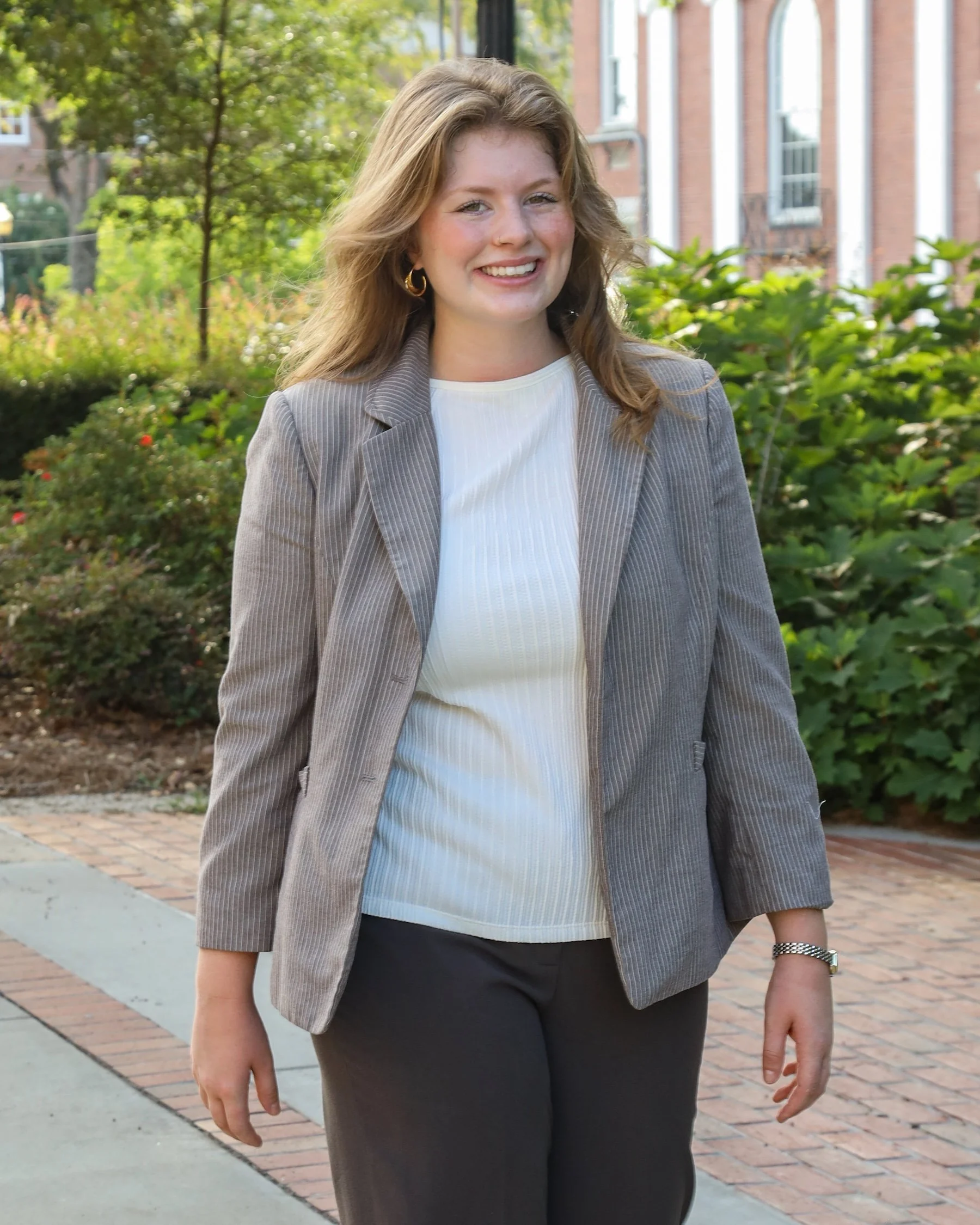 Headshot of Lauren Jones