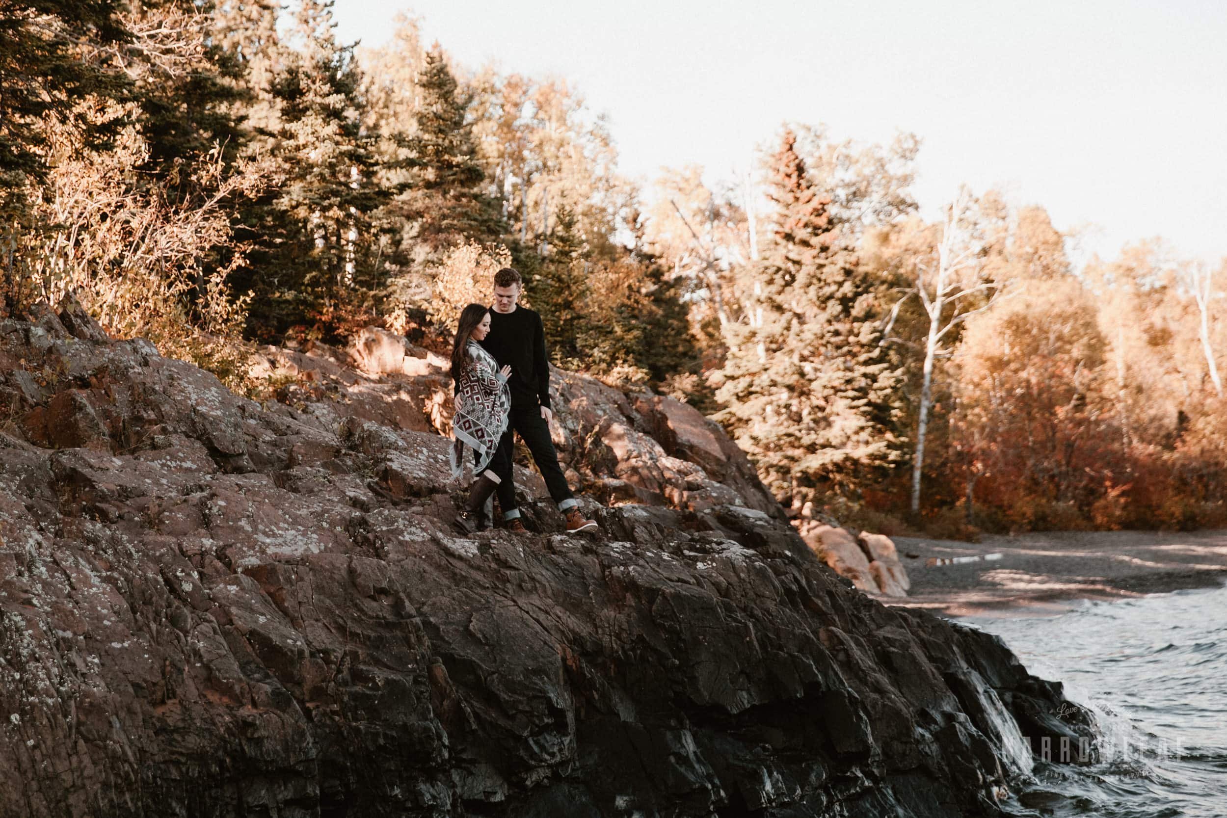 gooseberry-falls-state-park-engagement-14.jpg