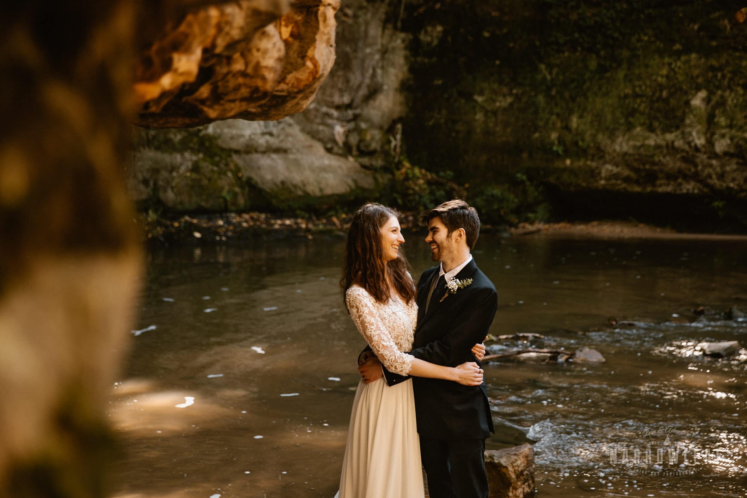 baraboo-elopement-photographer-18.jpg