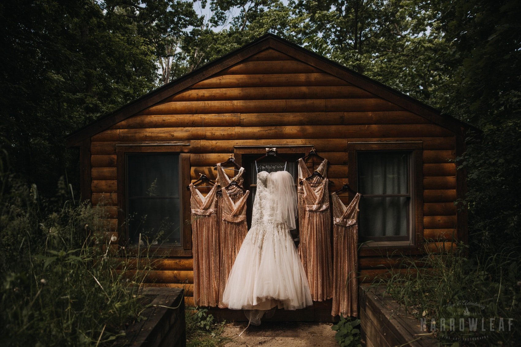 Camp-wooded-wedding-style-hudson-wi-details-300.jpg
