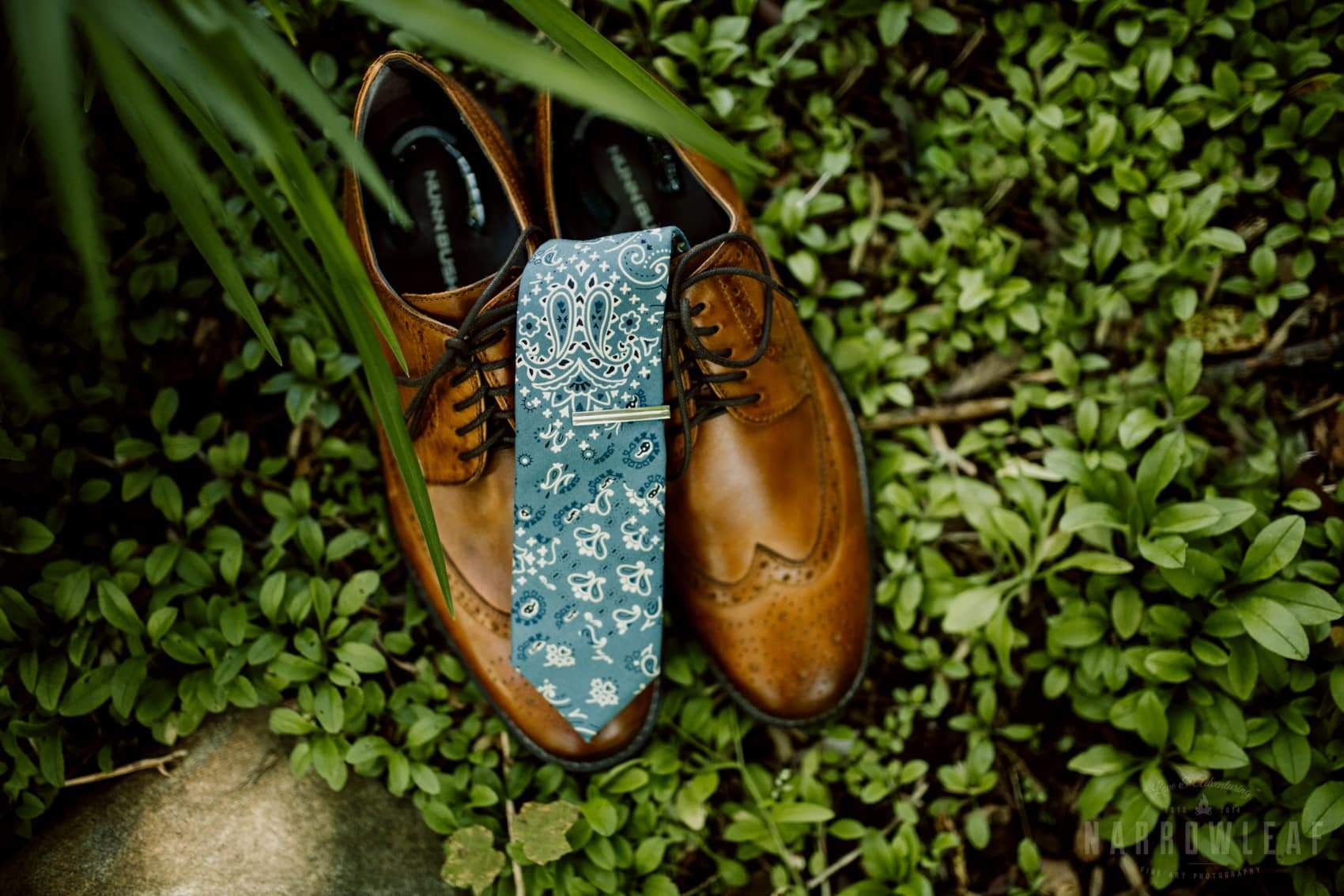 bayfield-wi-beach-wedding-groom-details-brown-shoes.jpg