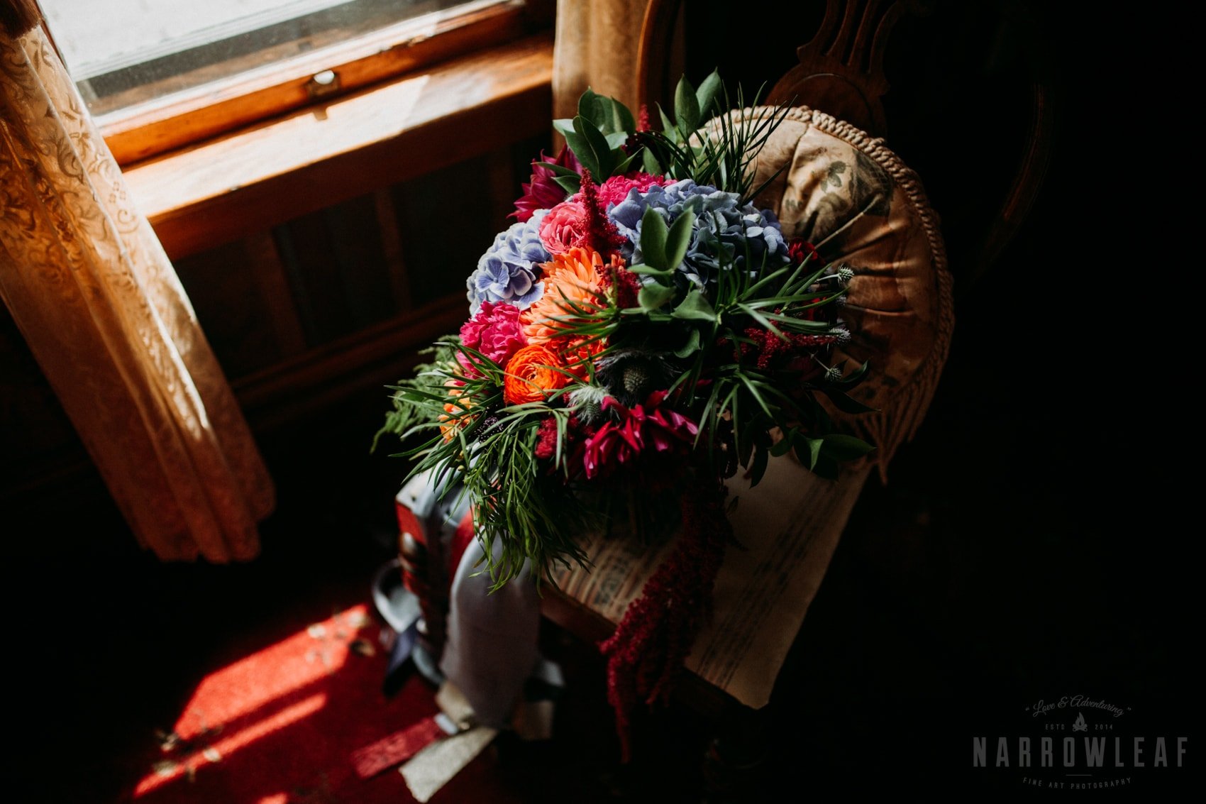 bayfield-wi-wedding-brides-colorful-wild-flower-bouquet-300.jpg