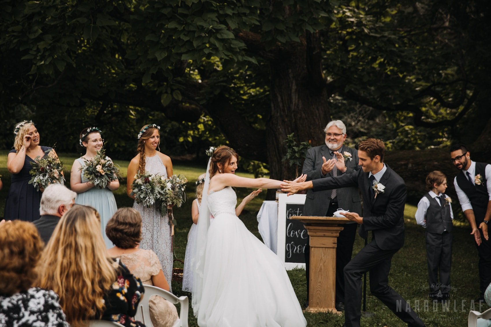 the-hilltop-wi-summer-outdoor-tree-wedding-314.jpg.jpg