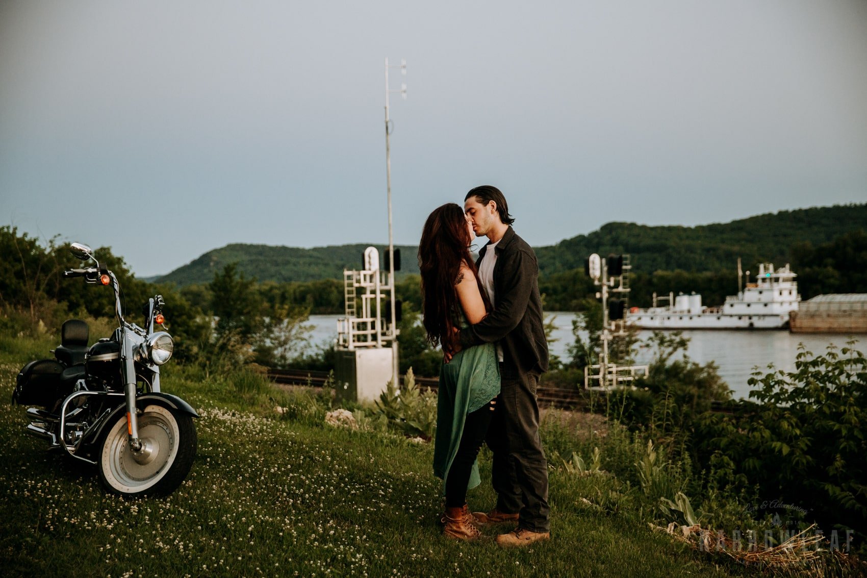 A sunny Doty Park engagement session in Neenah, Wisconsin 